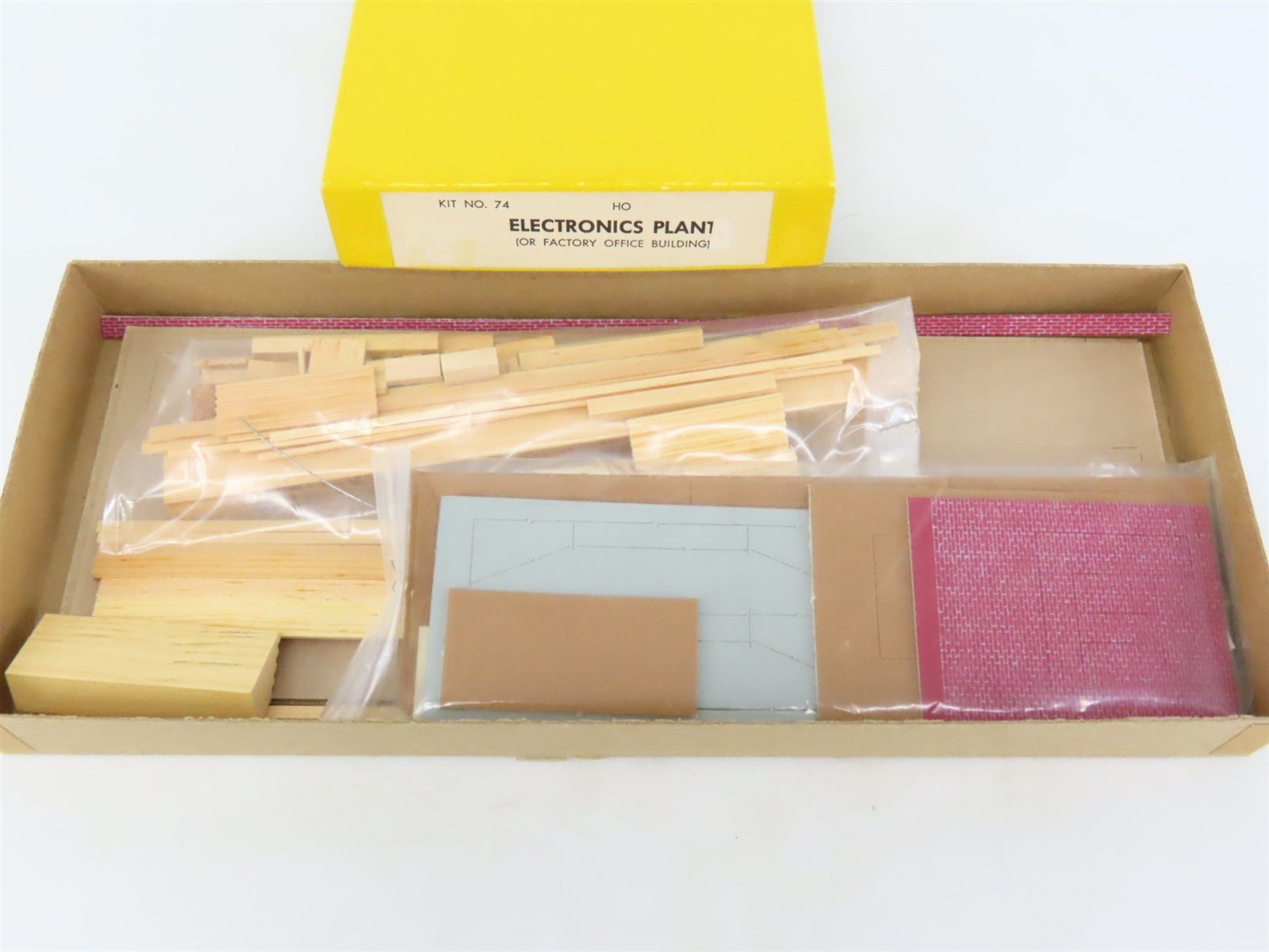 HO Scale California Model Co. 74 Electronics Plant Building Craftsman Kit