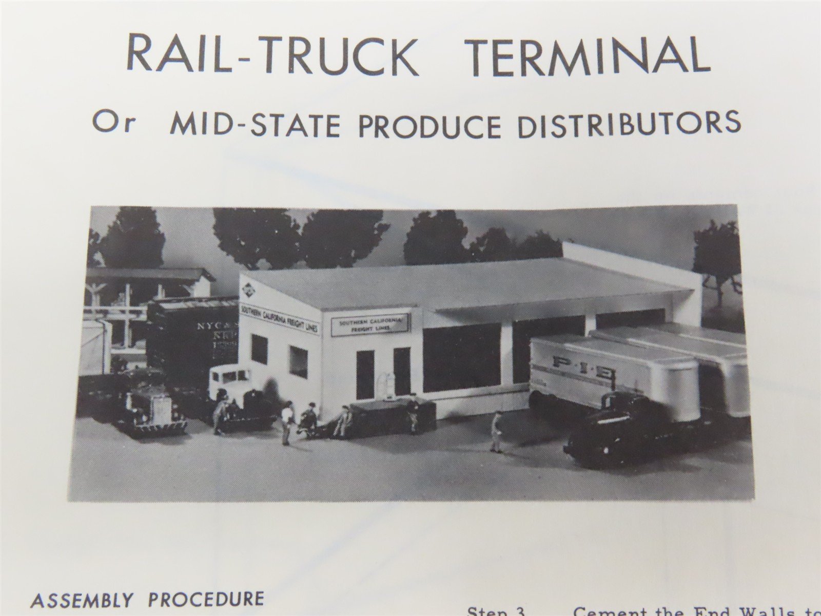 HO Scale California Model Co. 542 Rail-Truck Terminal Building Craftsman Kit