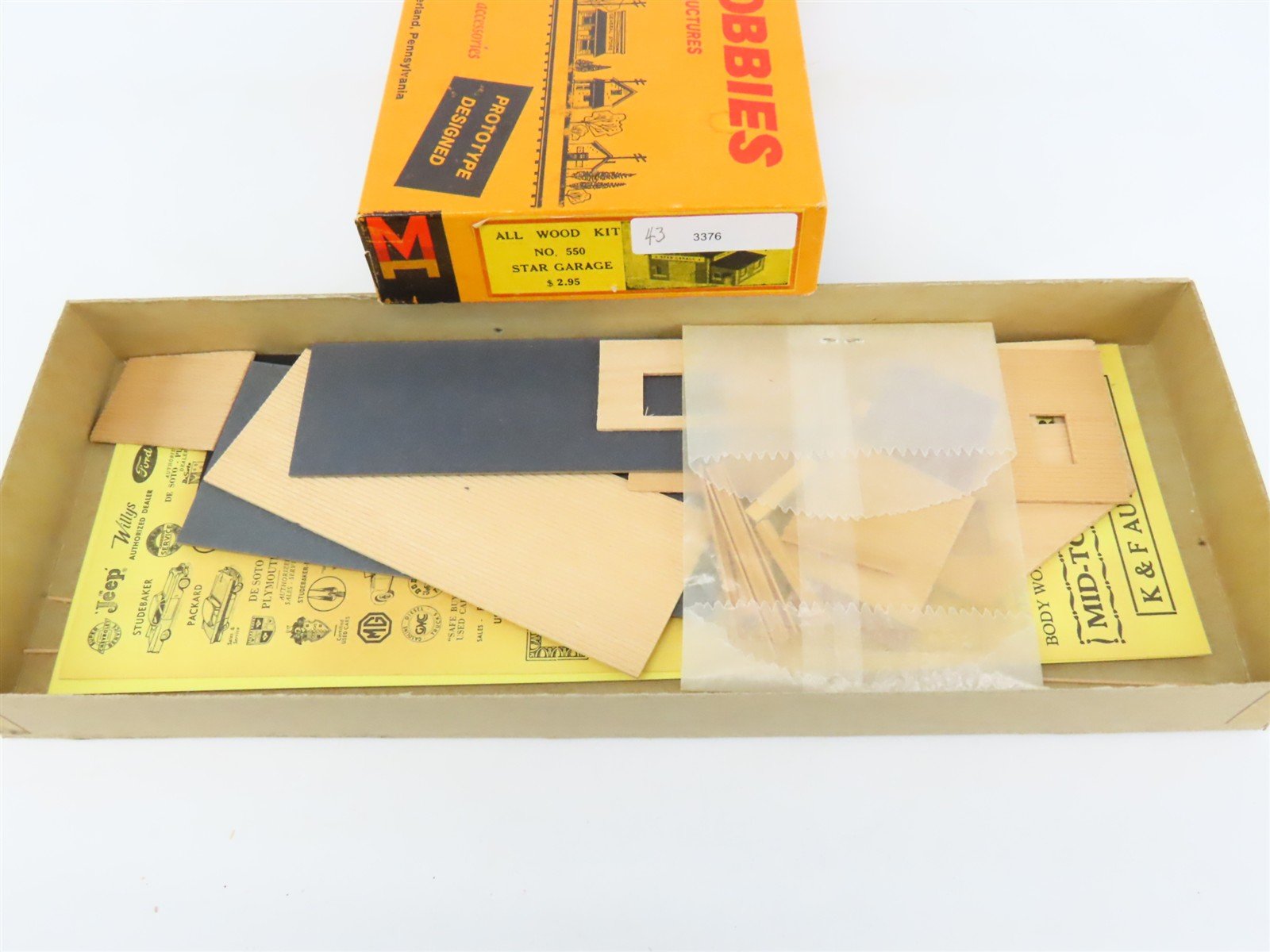 HO Scale Model Hobbies 550 Star Garage Building Craftsman Kit