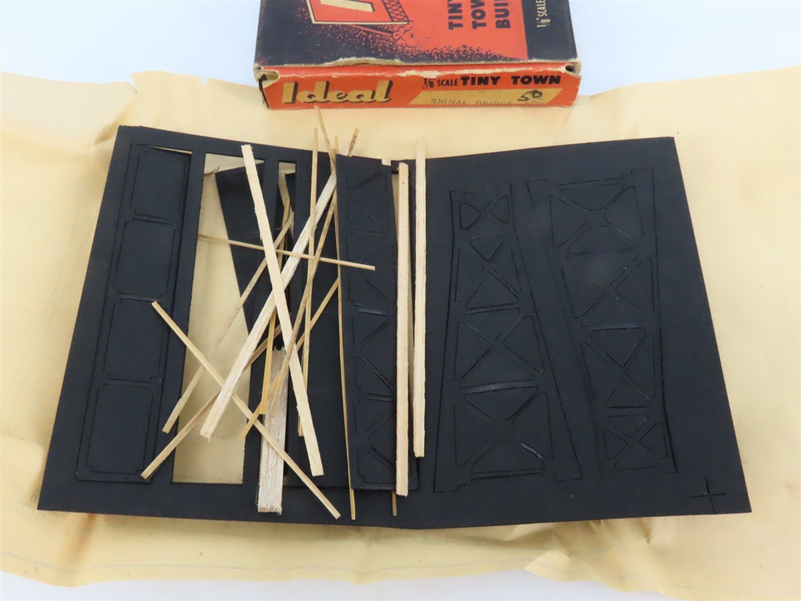 HO Scale Ideal B24 Signal Bridge Building Craftsman Kit
