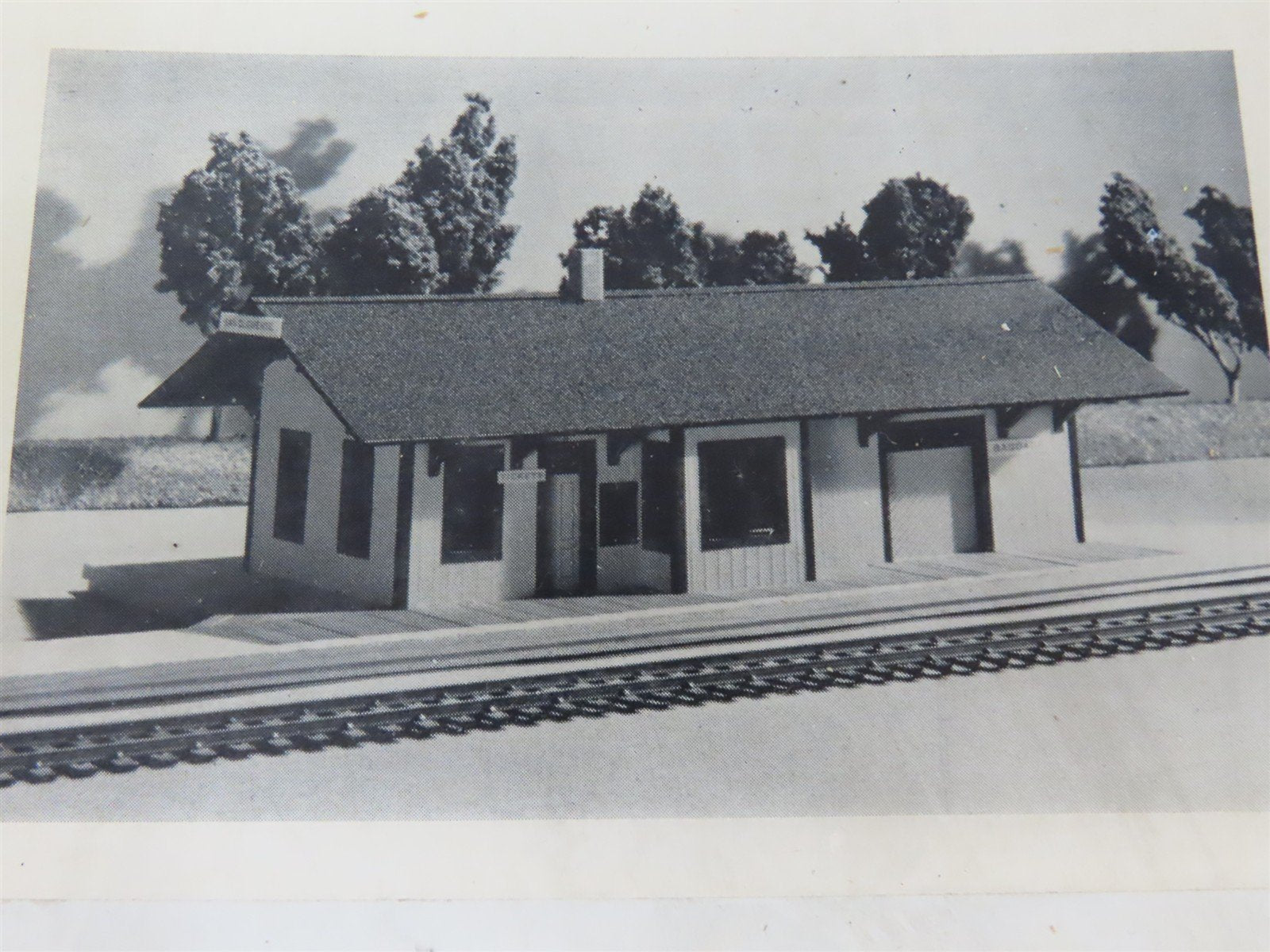 HO Scale Ayres 502-A 1887 Passenger Depot Building Craftsman Kit