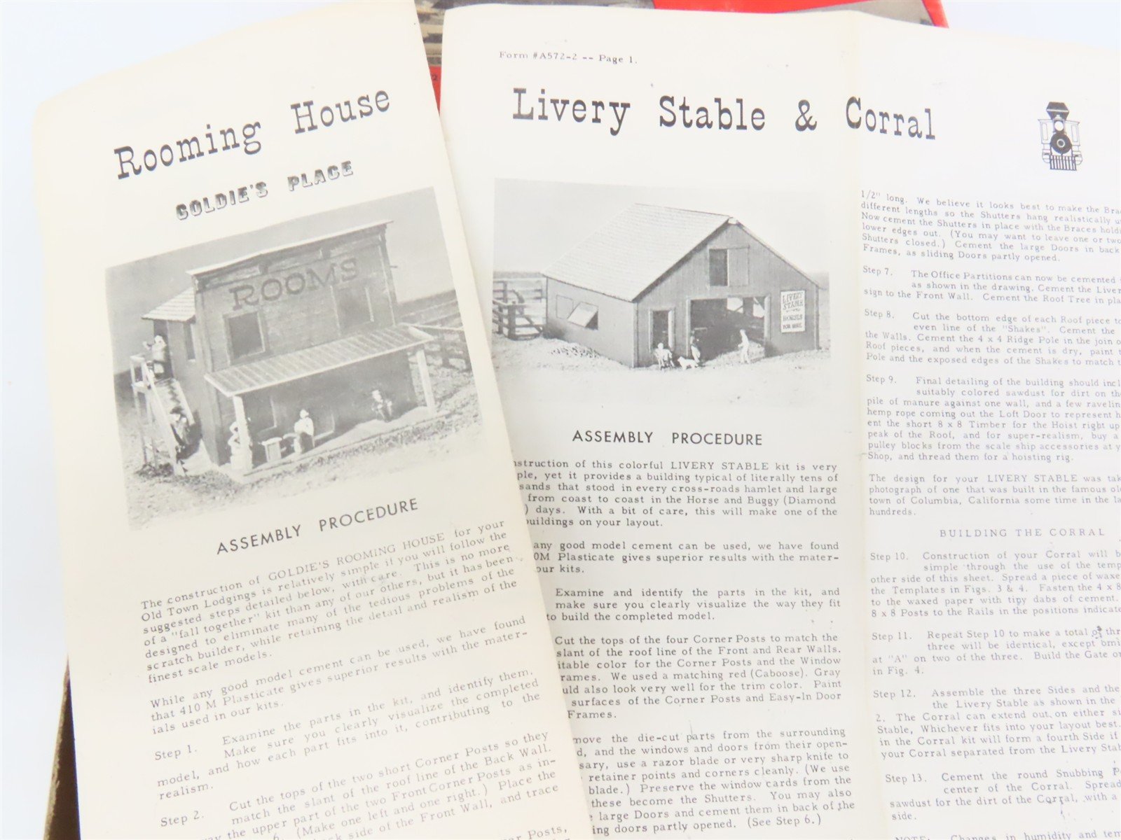 HO Scale Tru-Scale A572-375 Old Town Lodgings Building Craftsman Kit
