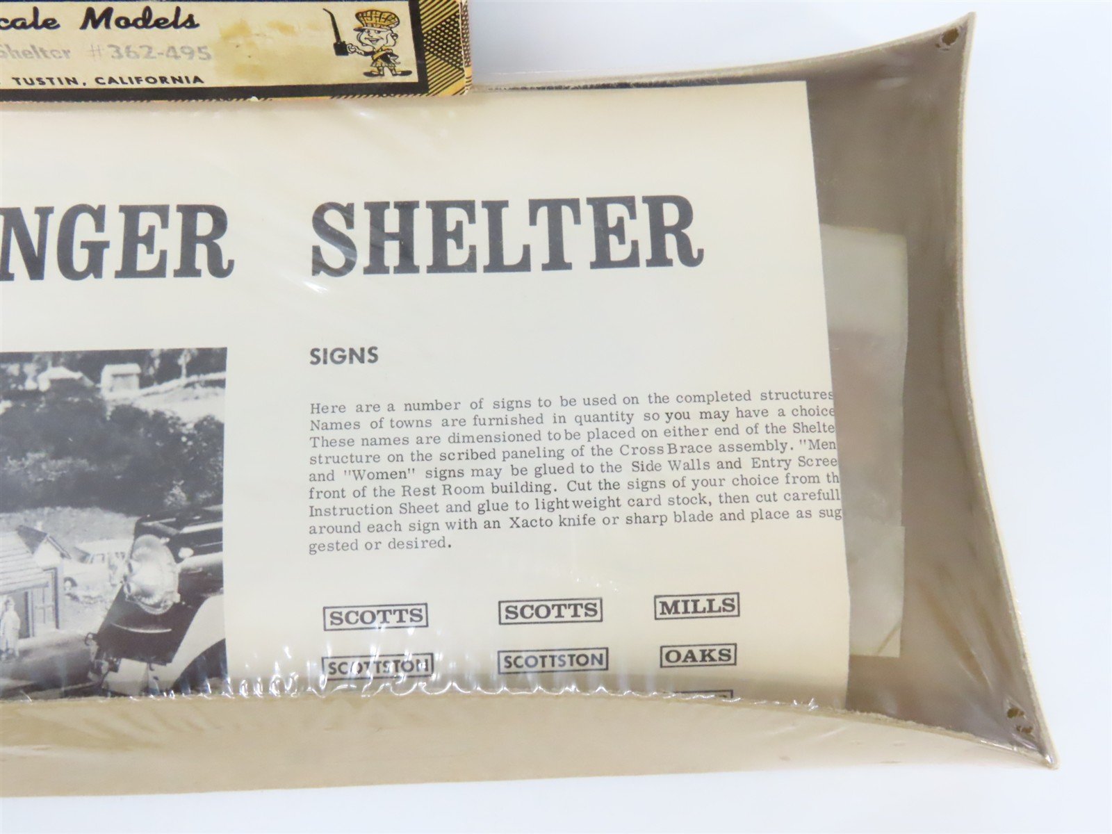 HO Scale Campbell 362-495 Passenger Shelter Building Craftsman Kit