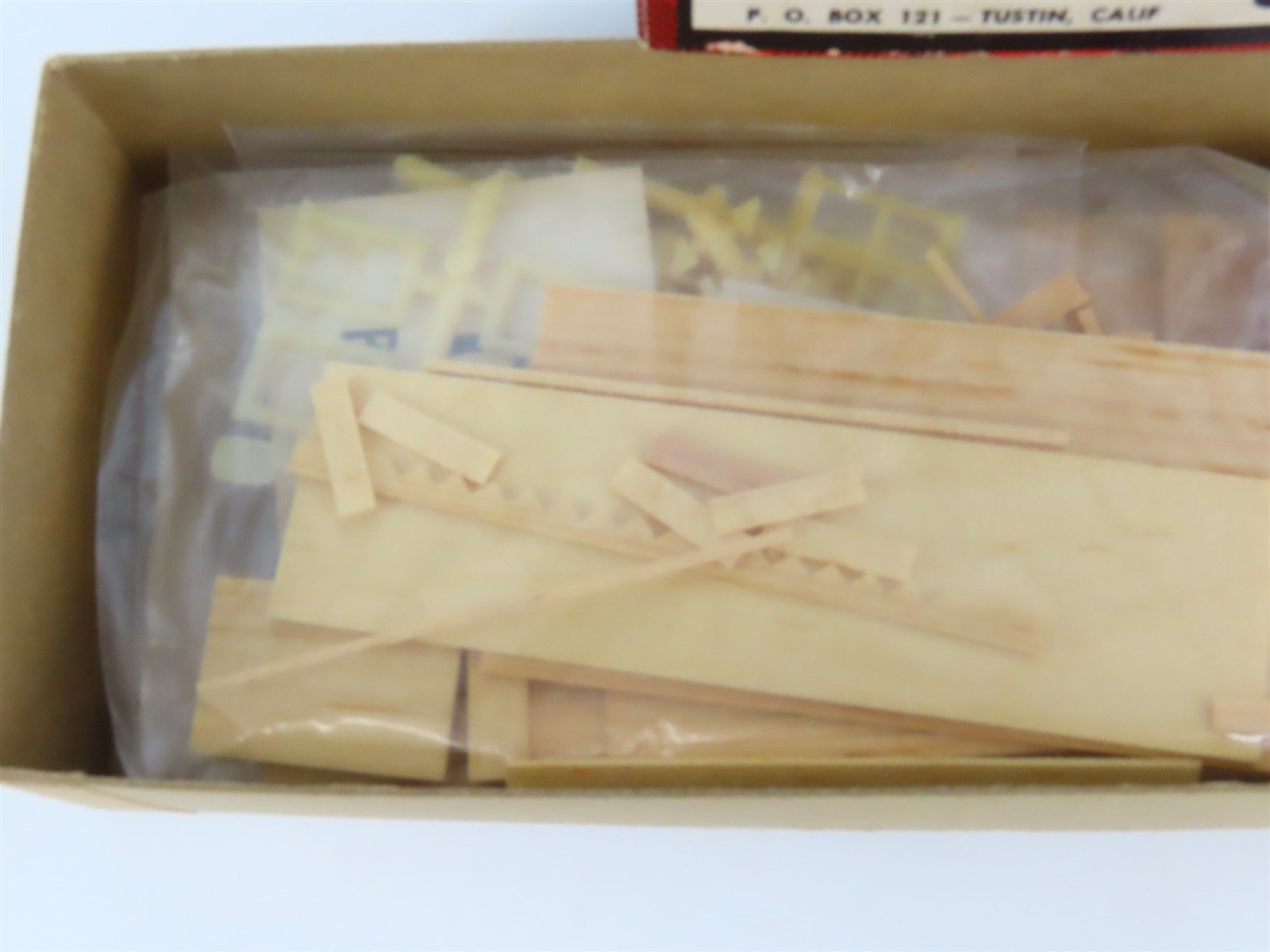 HO Scale Campbell 375-895 Susannah's Frocks Building Craftsman Kit
