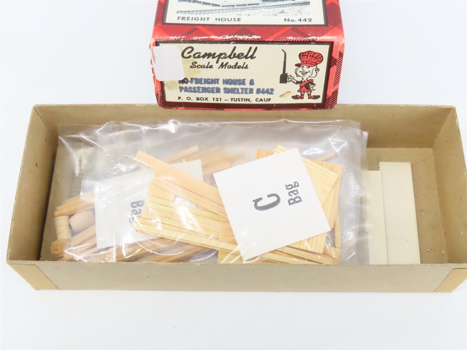 HO Scale Campbell 442 Freight House & Passenger Shelter Building Craftsman Kit