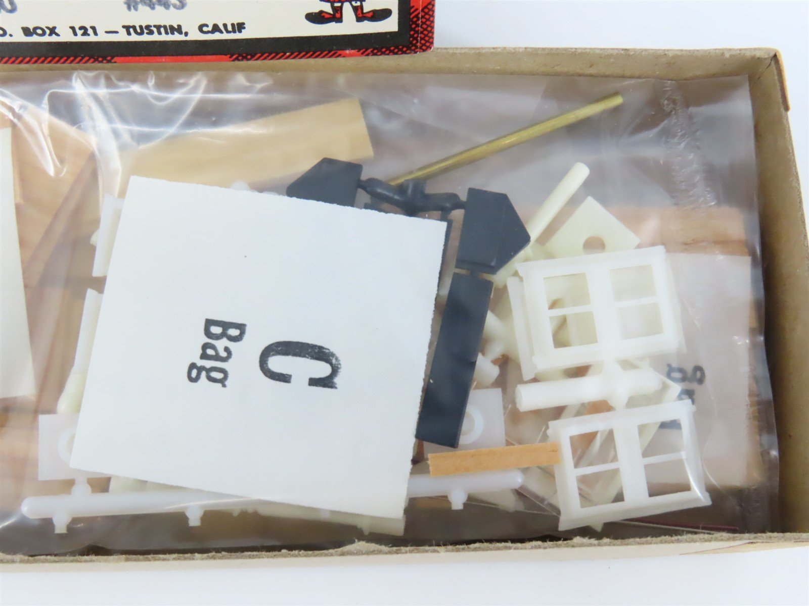 HO Scale Campbell 443 Cabinet Shop Building Craftsman Kit