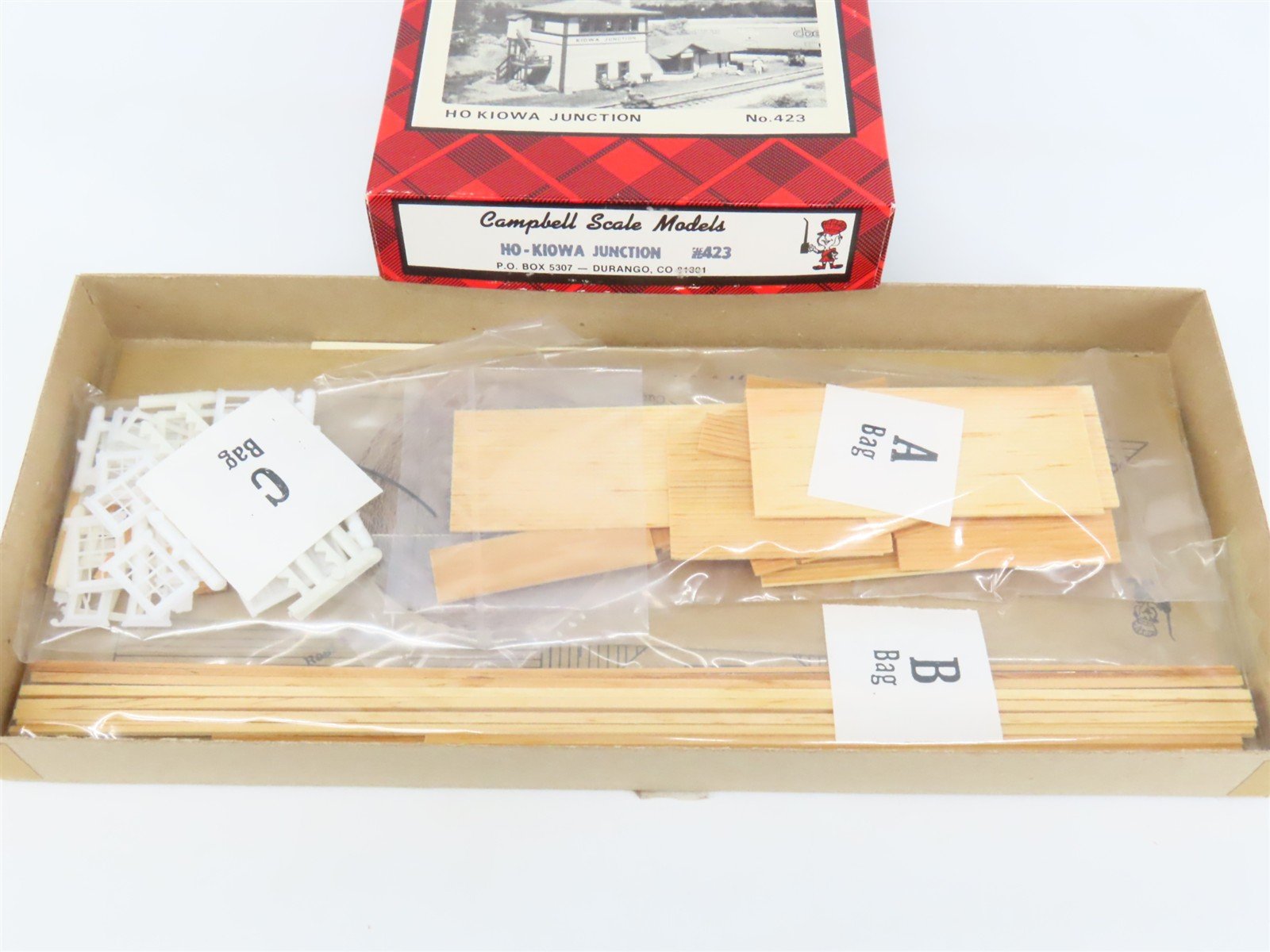 HO Scale Campbell 423 Kiowa Junction Building Craftsman Kit