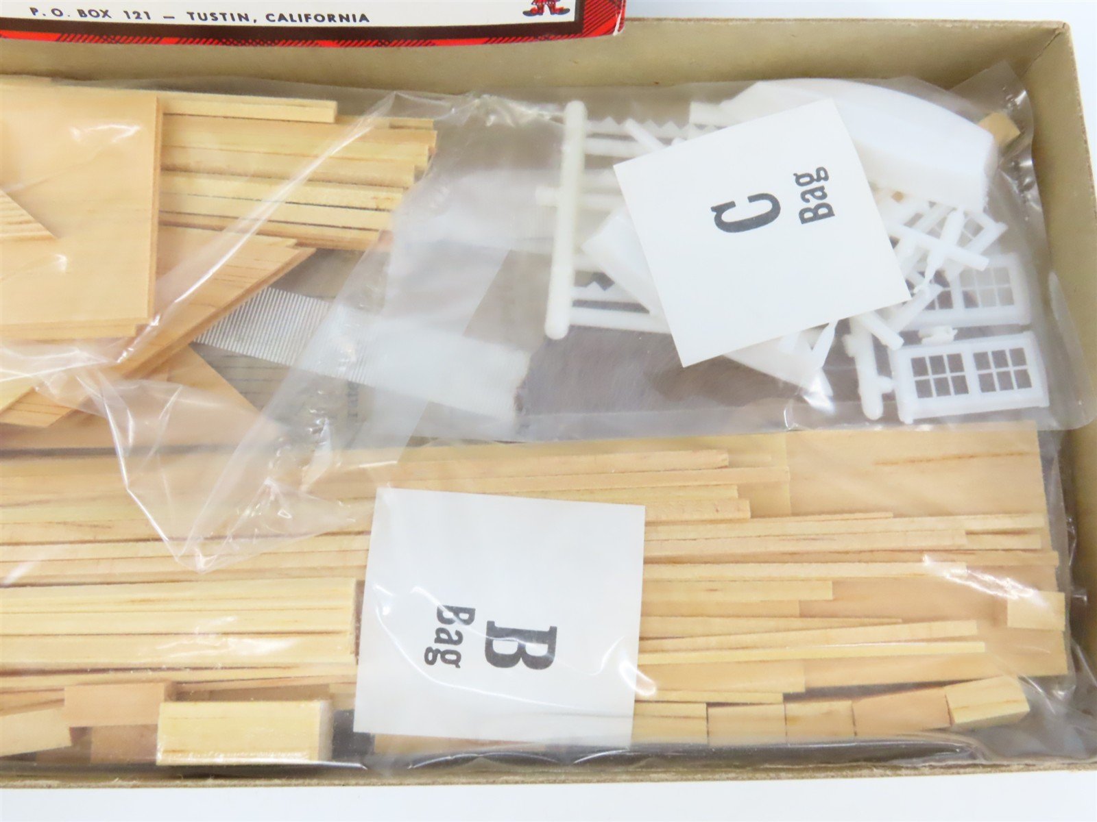 HO Scale Campbell 394-2195 Hamilton Dinghies Building Craftsman Kit