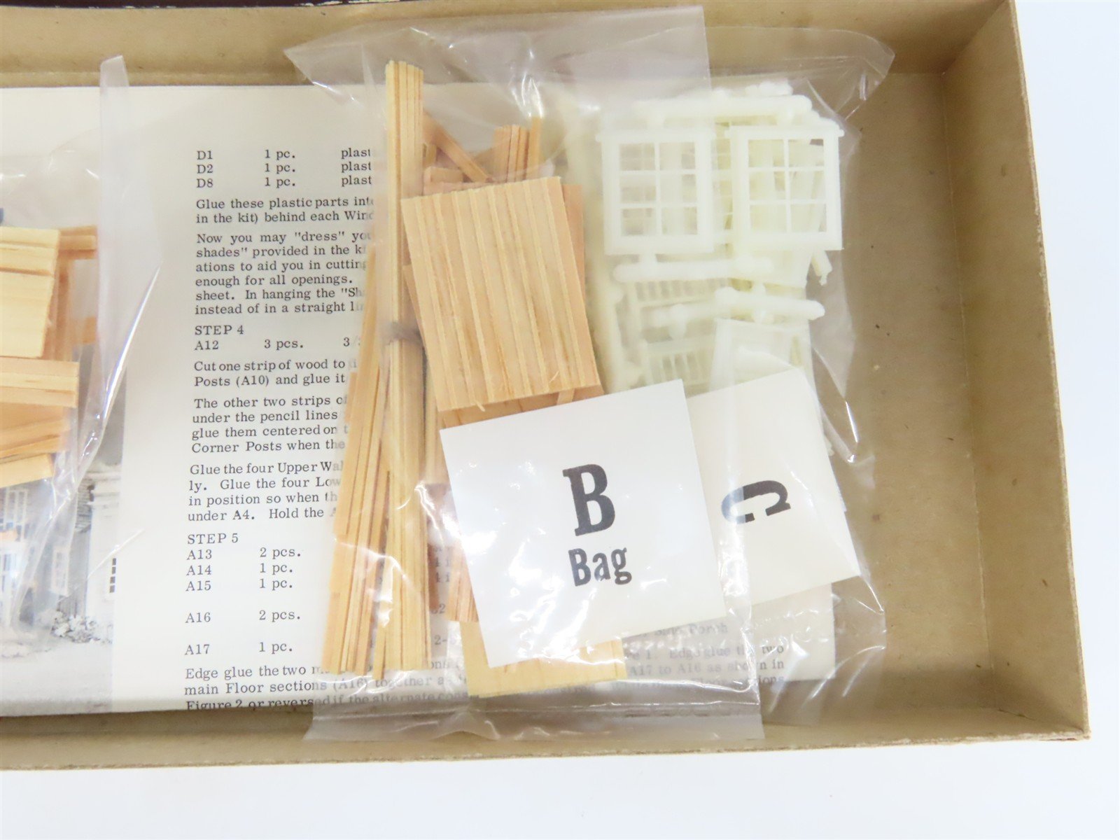 HO Scale Campbell 378 Scarlet Slipper Saloon Building Craftsman Kit