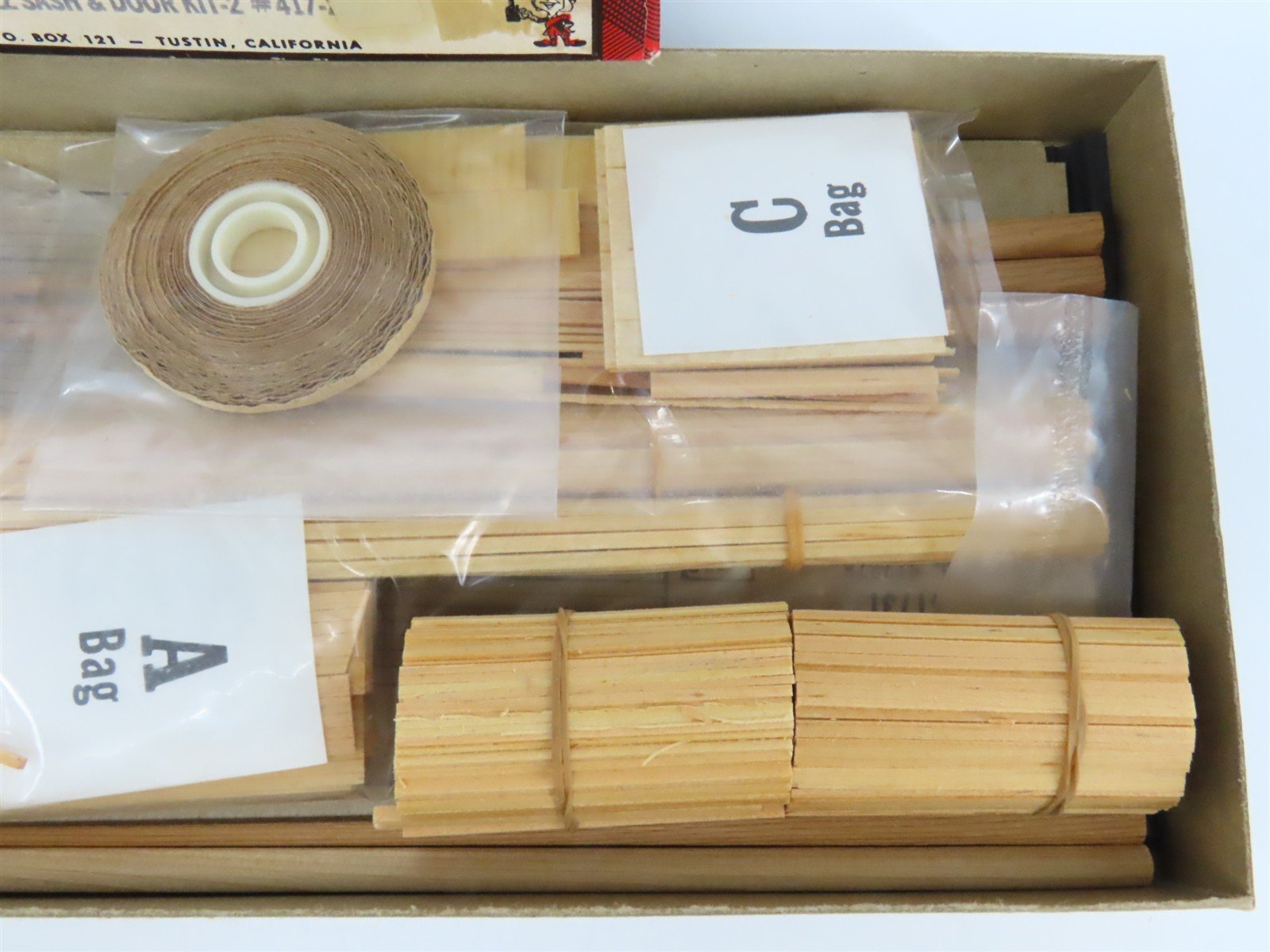 HO Scale Campbell 417 Saez Sash & Door Building Craftsman Kit