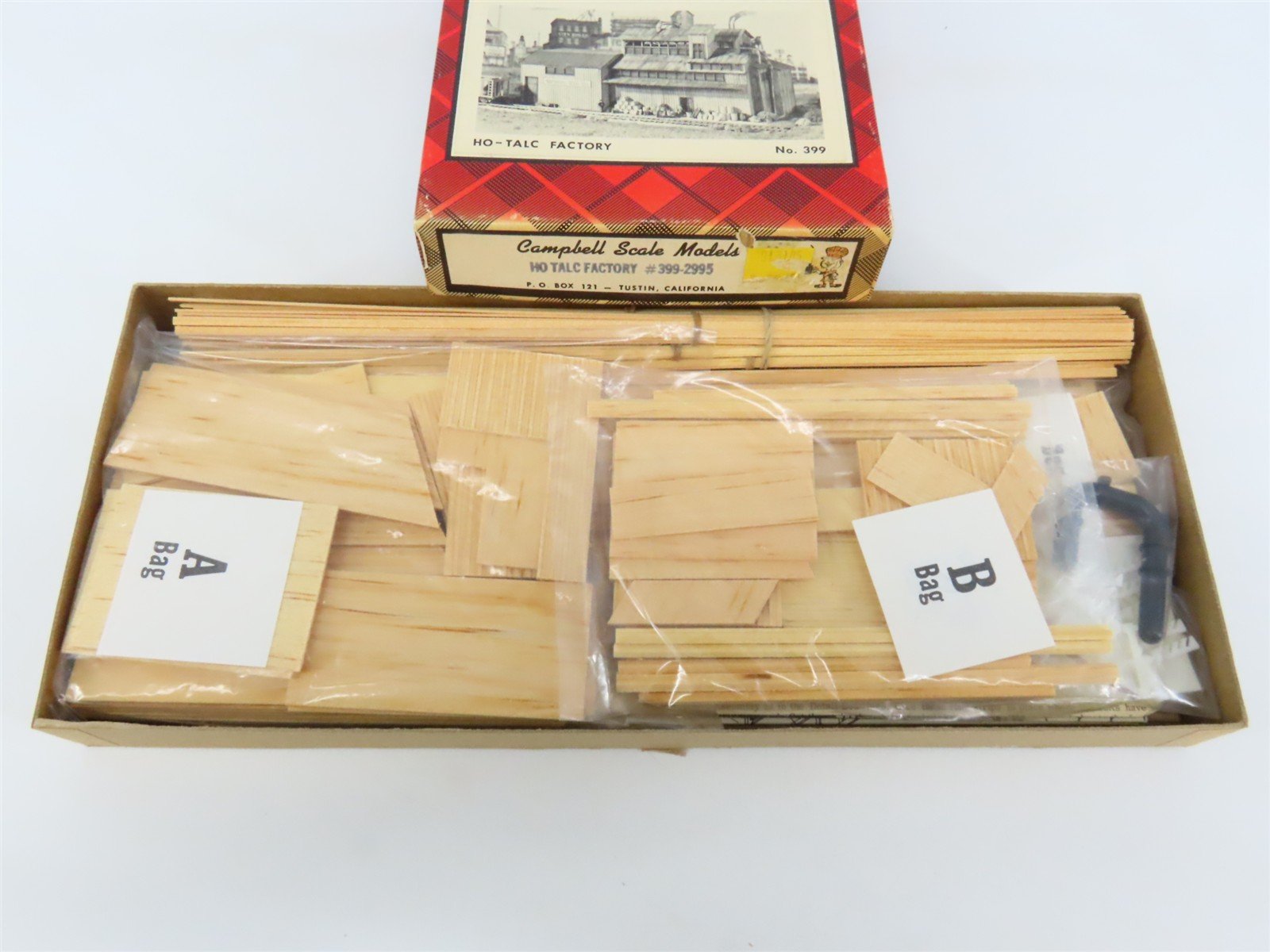 HO Scale Campbell 399-2995 Talc Factory Building Craftsman Kit