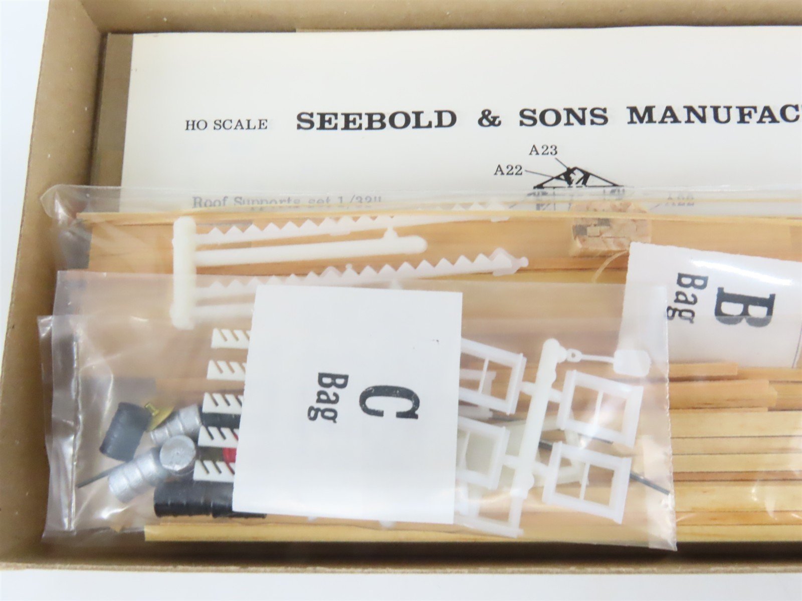 HO Scale Campbell 377 Seebold Manufacturing Co. Building Craftsman Kit