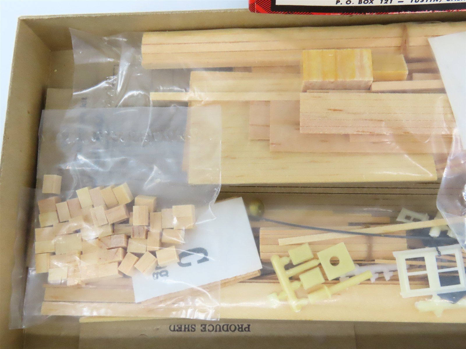 HO Scale Campbell 379-1195 Produce Shed Building Craftsman Kit