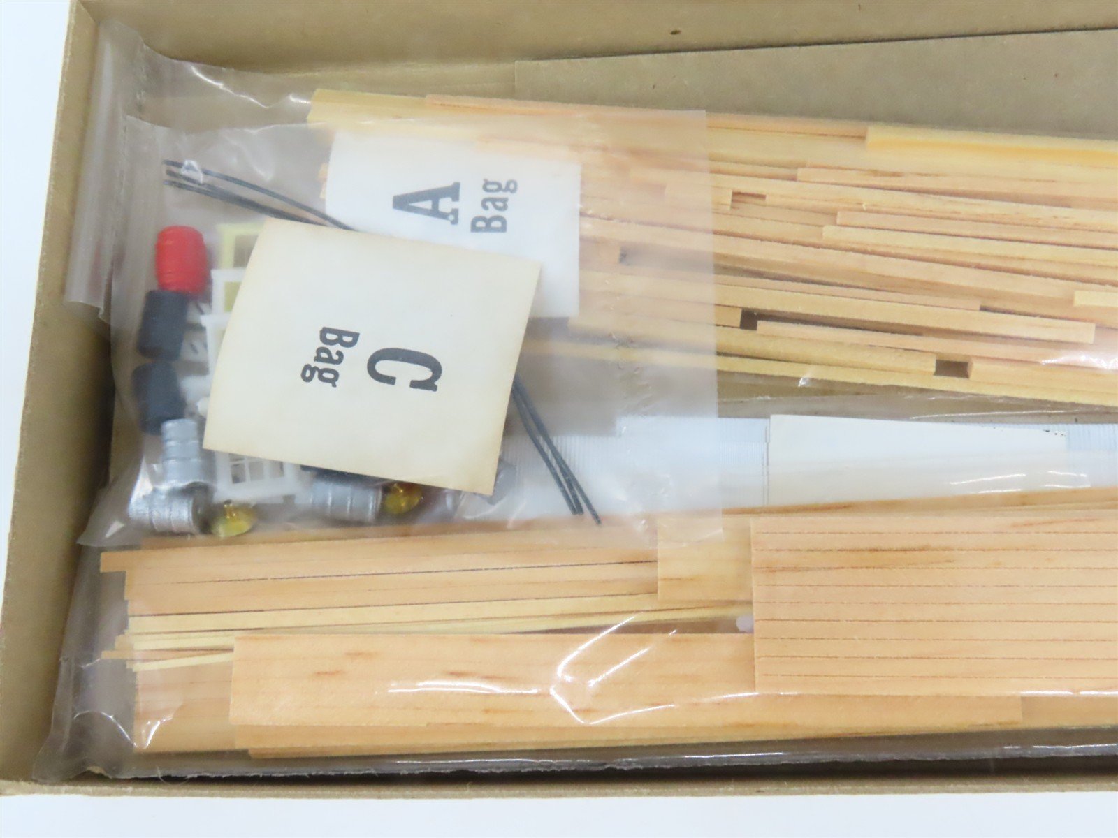 HO Scale Campbell 377-1295 Seebold Manufacturing Building Craftsman Kit