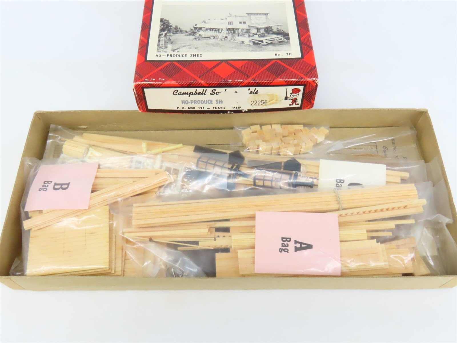 HO Scale Campbell 379 Produce Shed Building Craftsman Kit