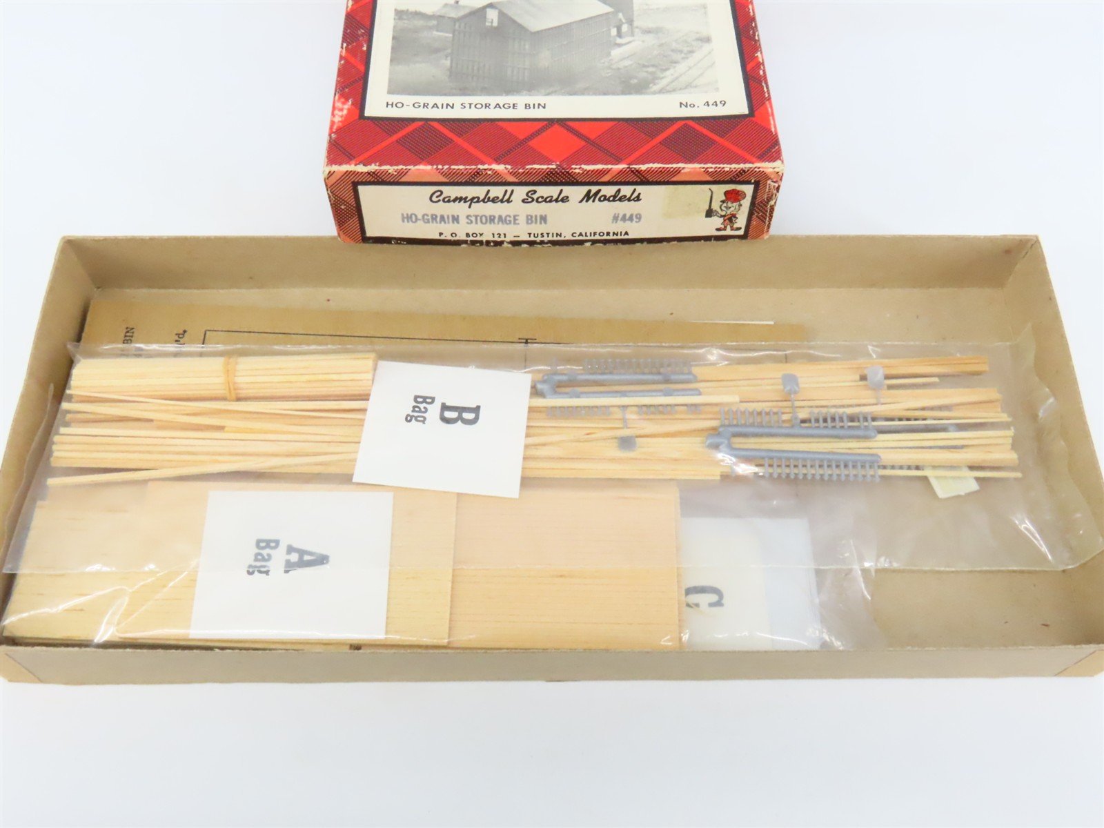 HO Scale Campbell 449 Grain Storage Bin Building Craftsman Kit
