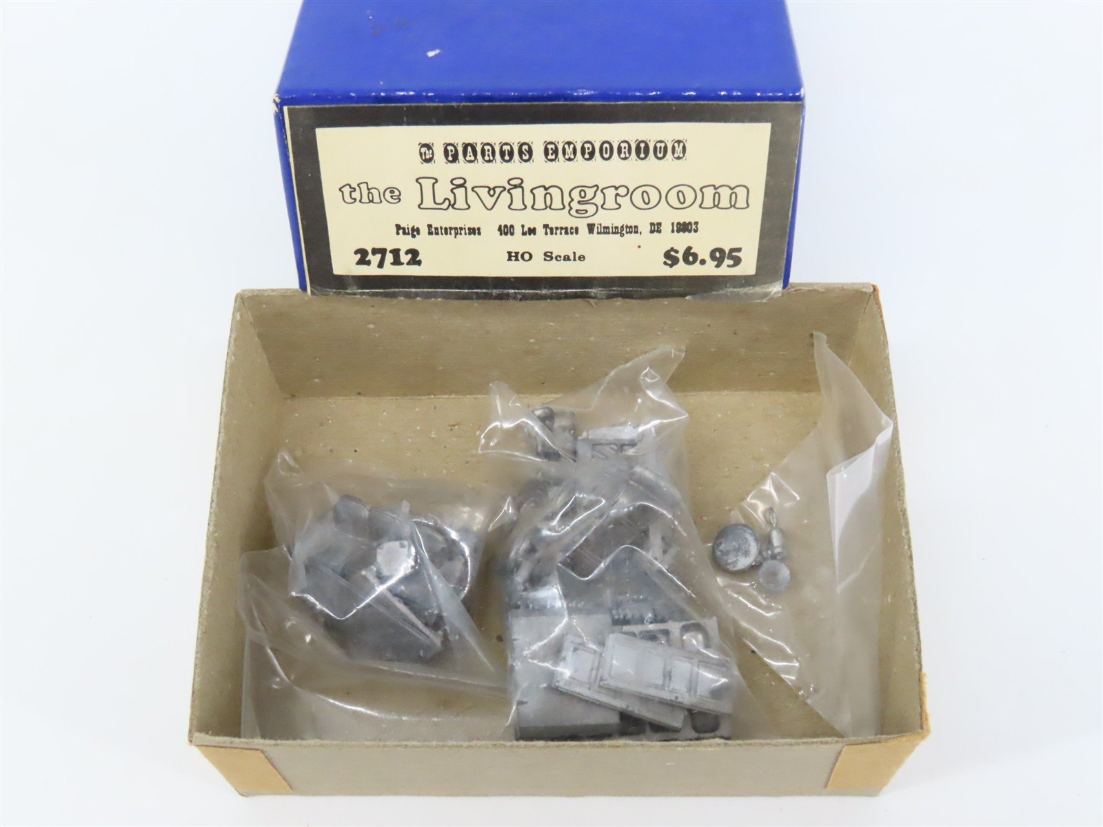 HO Scale Parts Emporium 2712 The Livingroom Building Craftsman Kit