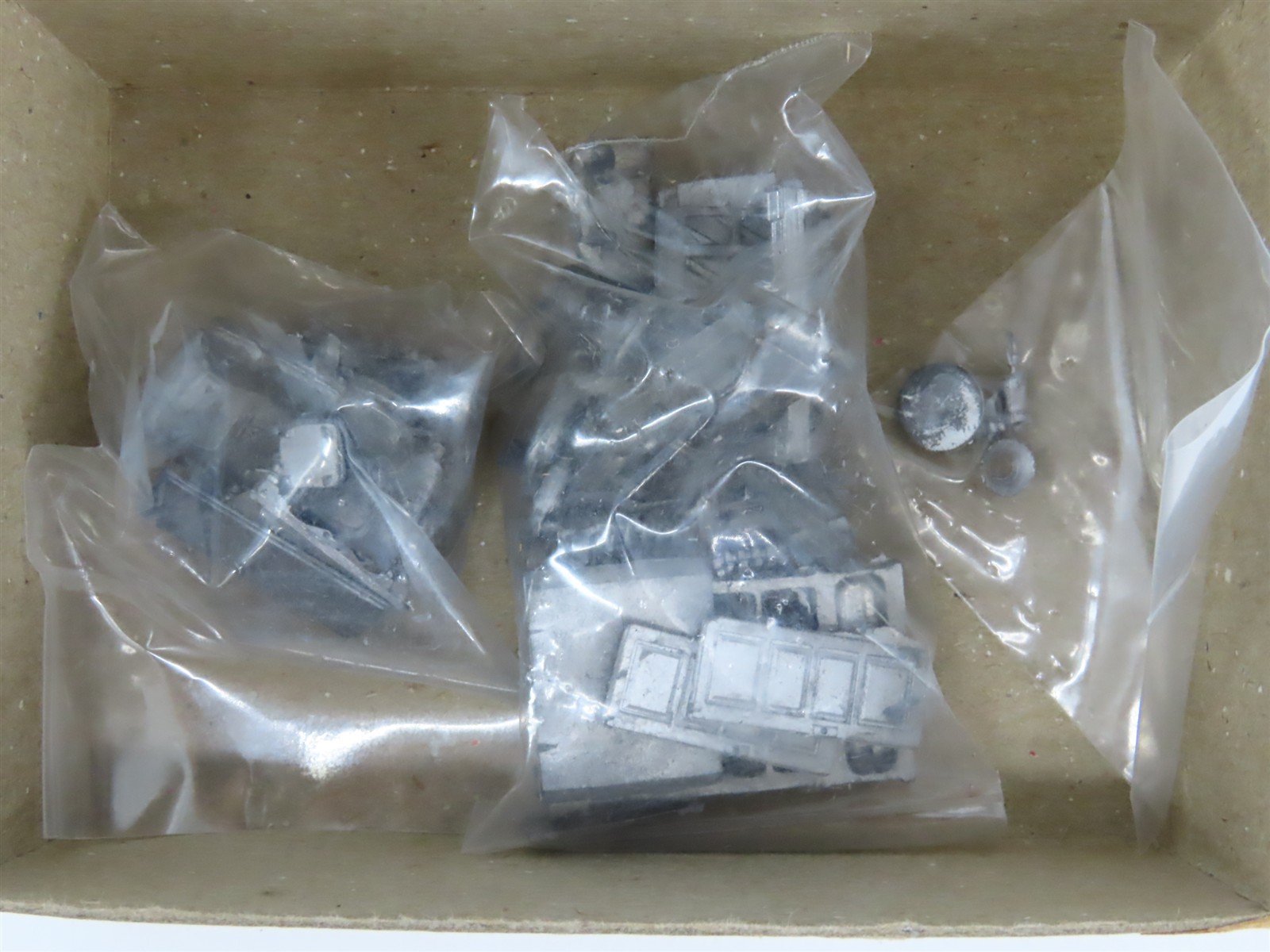 HO Scale Parts Emporium 2712 The Livingroom Building Craftsman Kit