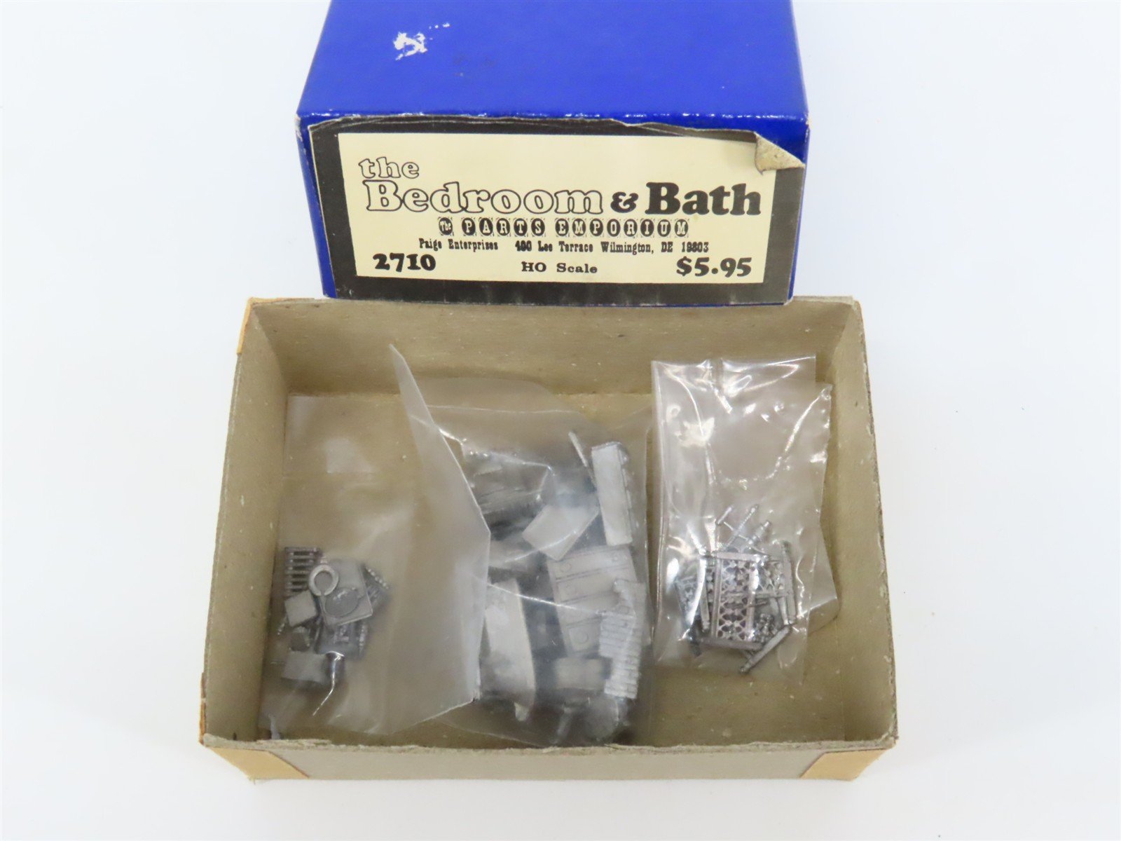HO Scale Parts Emporium 2710 Bedroom & Bath Building Craftsman Kit