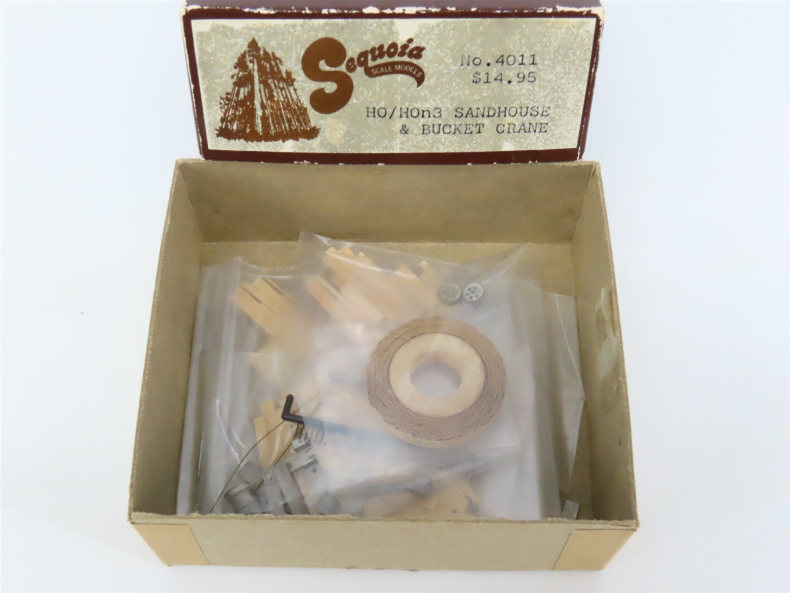 HO/HOn3 Scale Sequoia 4011 Sandhouse & Bucket Crane Building Craftsman Kit