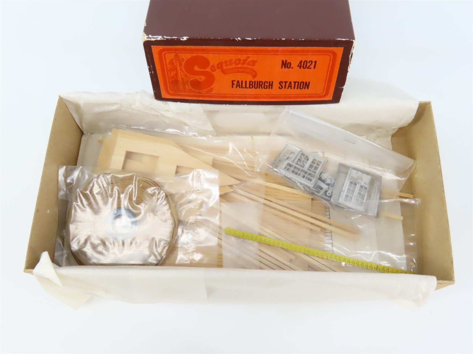 HO Scale Sequoia 4021 Fallburgh Station Building Craftsman Kit