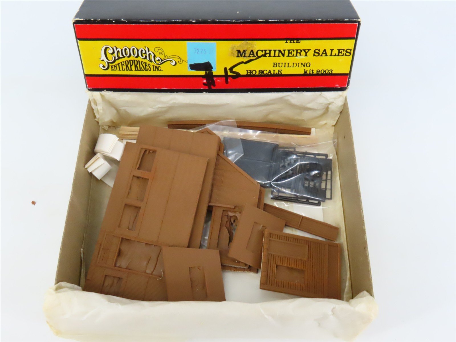 HO Scale Chooch Enterprises 9003 Machinery Sales Building Craftsman Kit