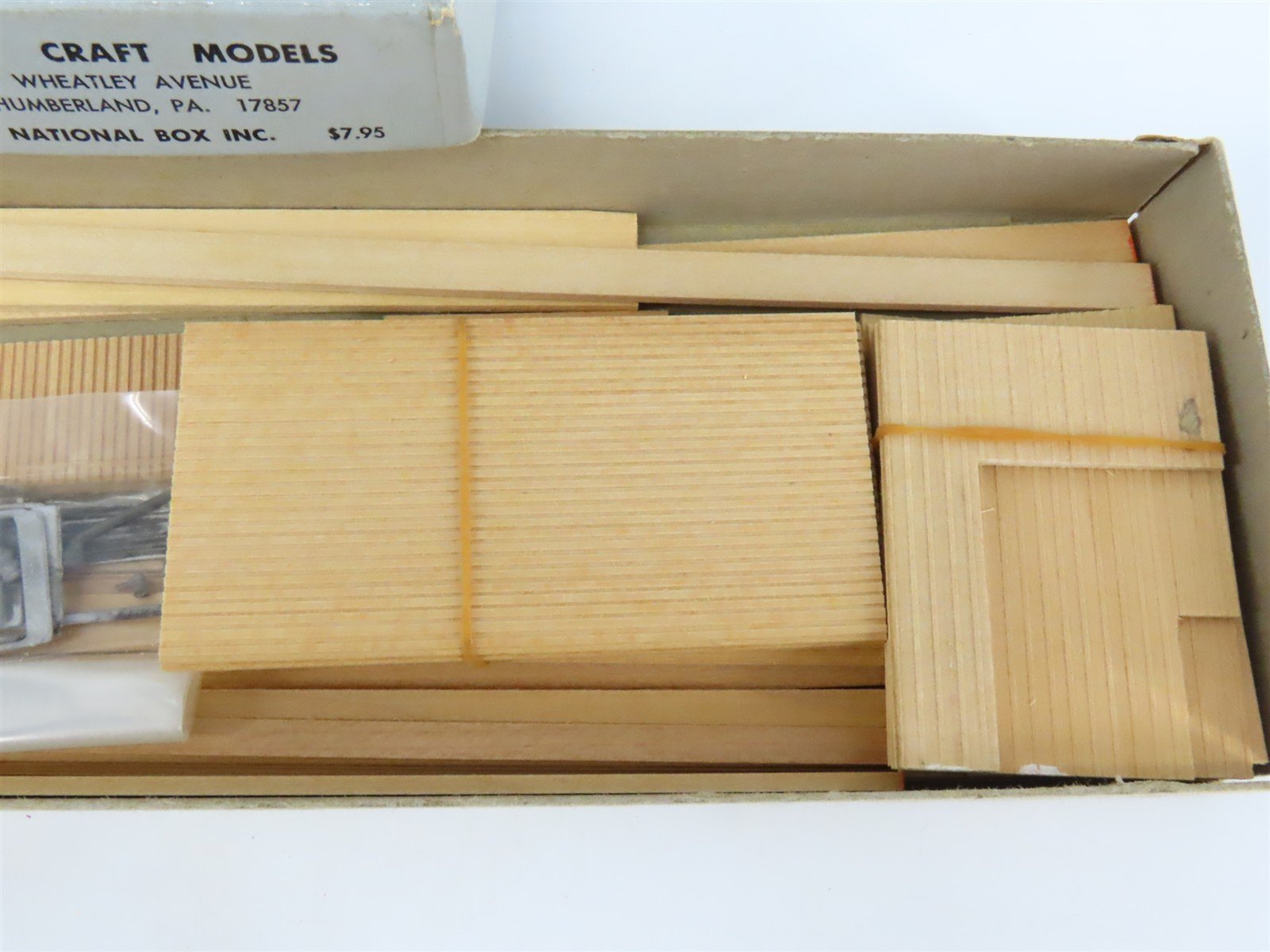 HO Scale Quality Craft Models 101 National Box Inc Building Craftsman Kit
