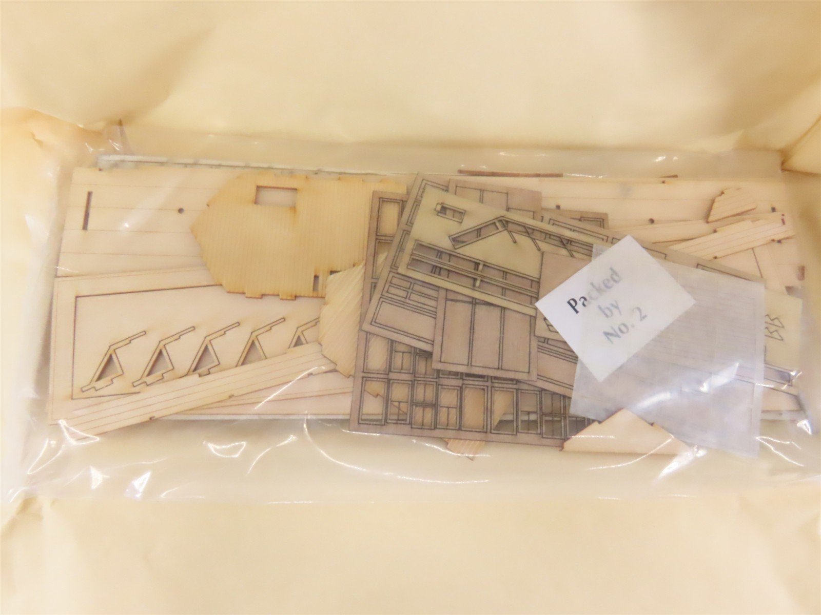 HO Scale American Model Builders LaserKit #713 Lineside Railroad Rooming House
