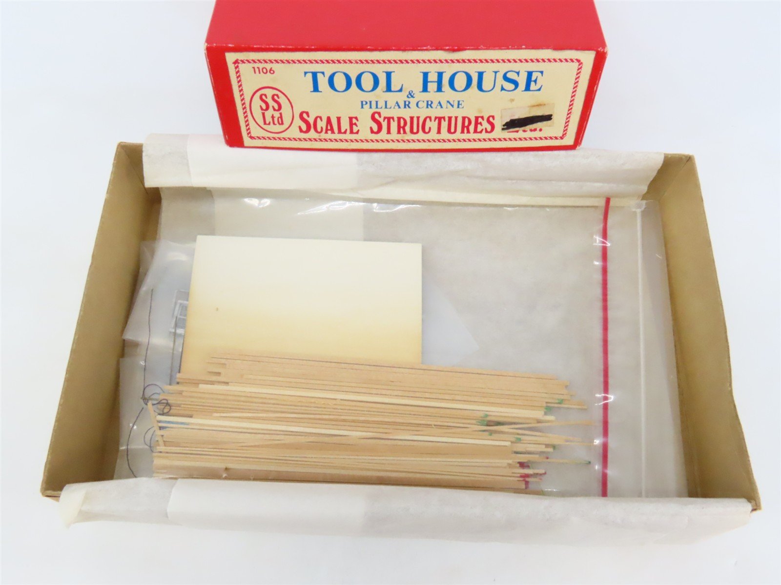 HO 1/87 Scale Structures SS LTD Craftsman Kit #1106 Tool House & Pillar Crane
