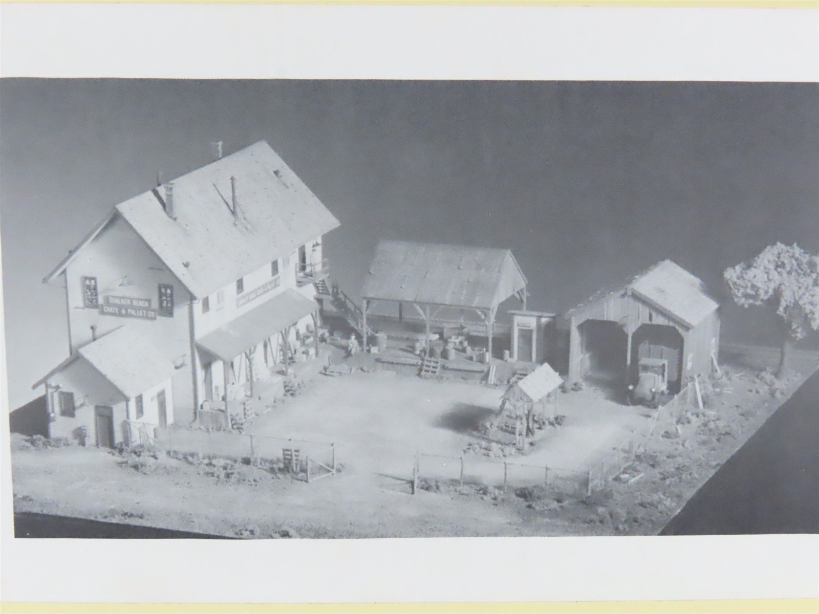 HO New England Structures Craftsman Kit #NES-110 Chalker Beach Crate & Pallet Co