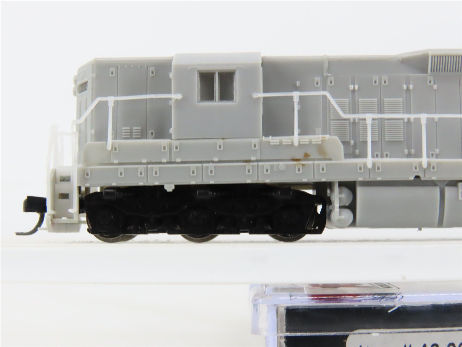 N Scale Atlas Master Silver 40005301 Undecorated EMD SD7 Diesel - DCC Ready