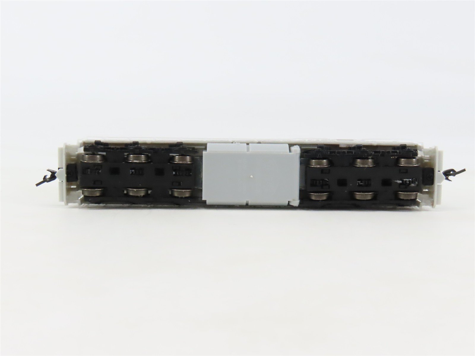 N Scale Atlas Master Silver 40005301 Undecorated EMD SD7 Diesel - DCC Ready
