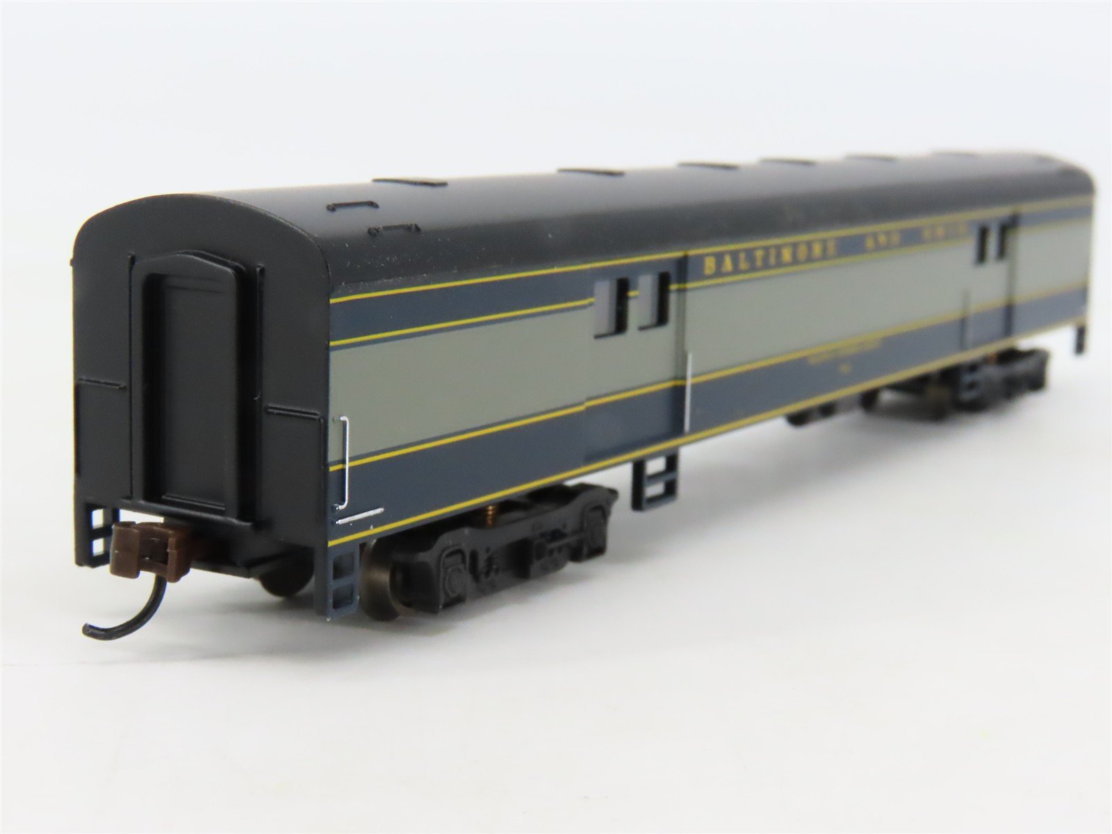 N Scale Bachmann Silver 14453 B&O Baltimore & Ohio 72' Baggage Passenger #763