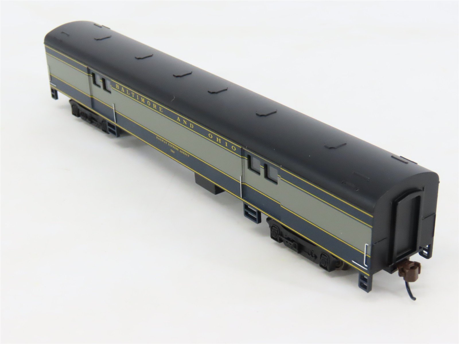 N Scale Bachmann Silver 14453 B&O Baltimore & Ohio 72' Baggage Passenger #763