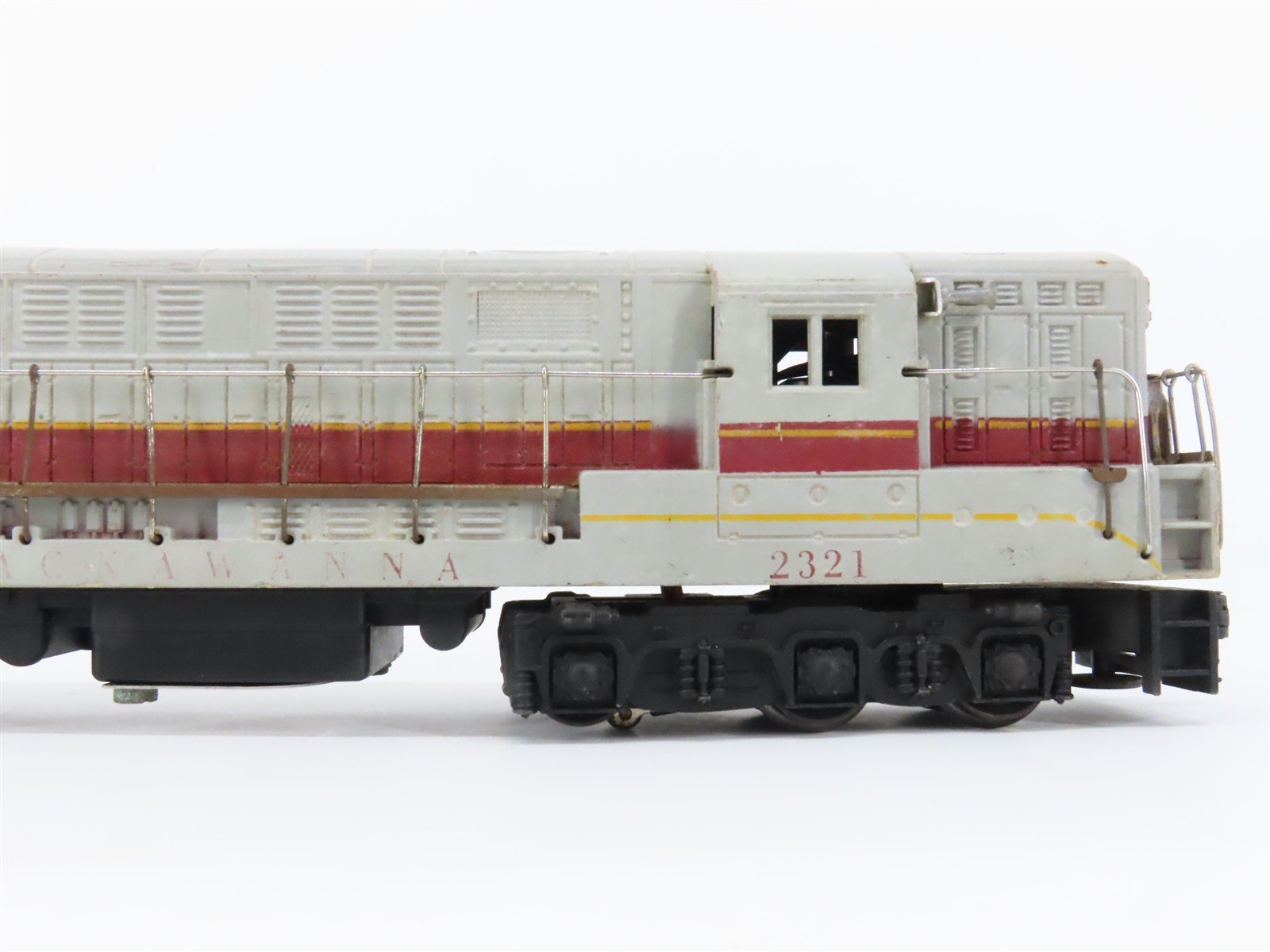 O Gauge 3-Rail Lionel Postwar 2321 DL&W Lackawanna FM Trainmaster Diesel
