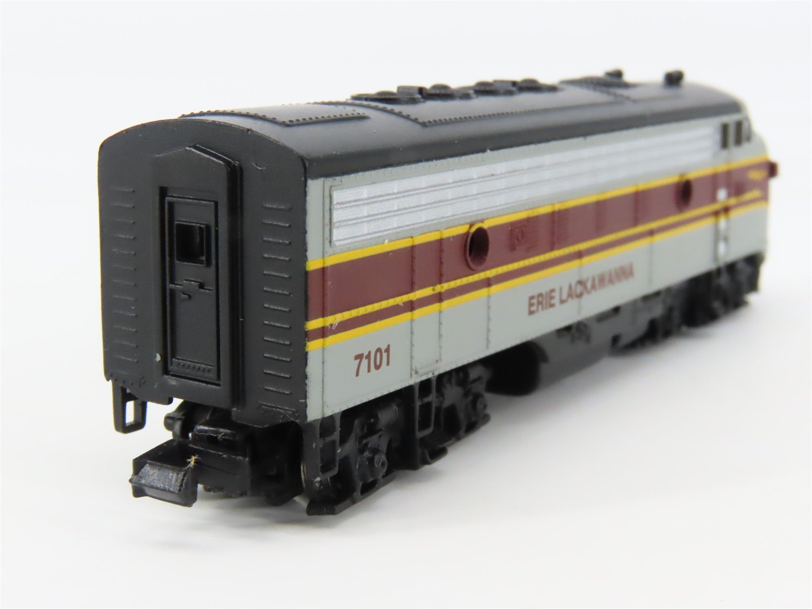 N Scale Bachmann Spectrum 81255 EL Erie Lackawanna EMD F7A/B Diesel Set
