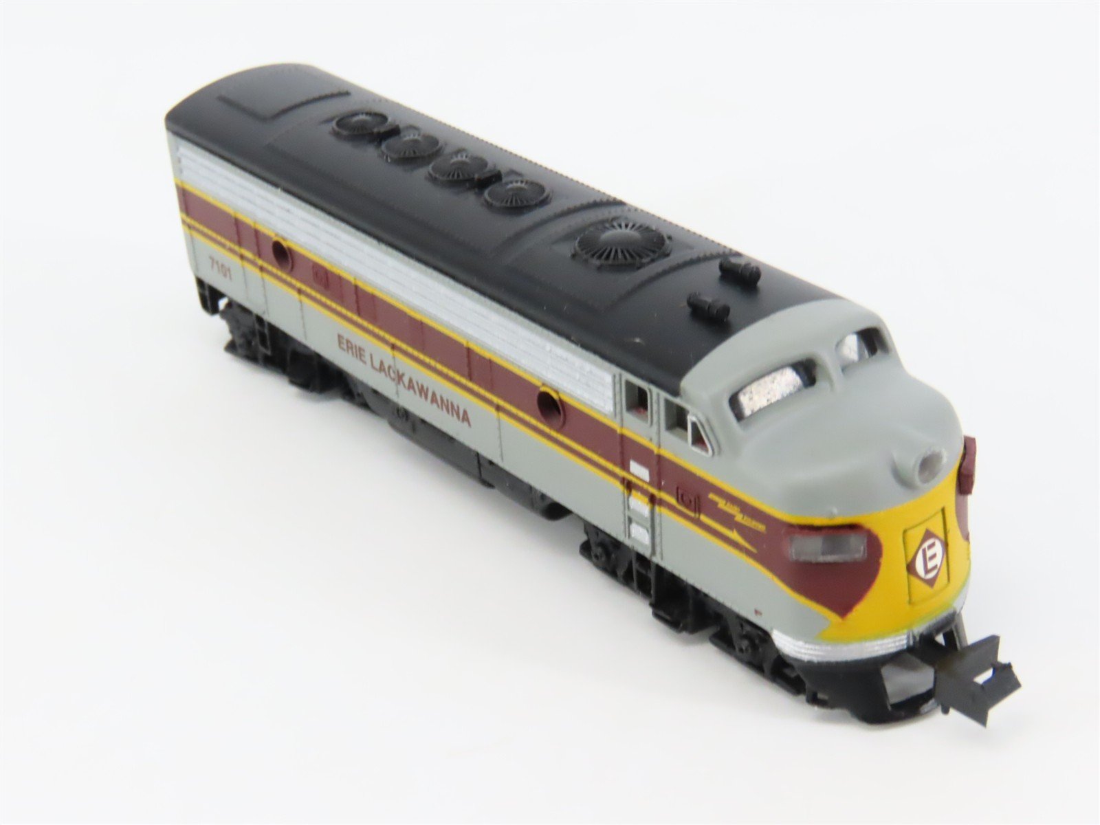 N Scale Bachmann Spectrum 81255 EL Erie Lackawanna EMD F7A/B Diesel Set