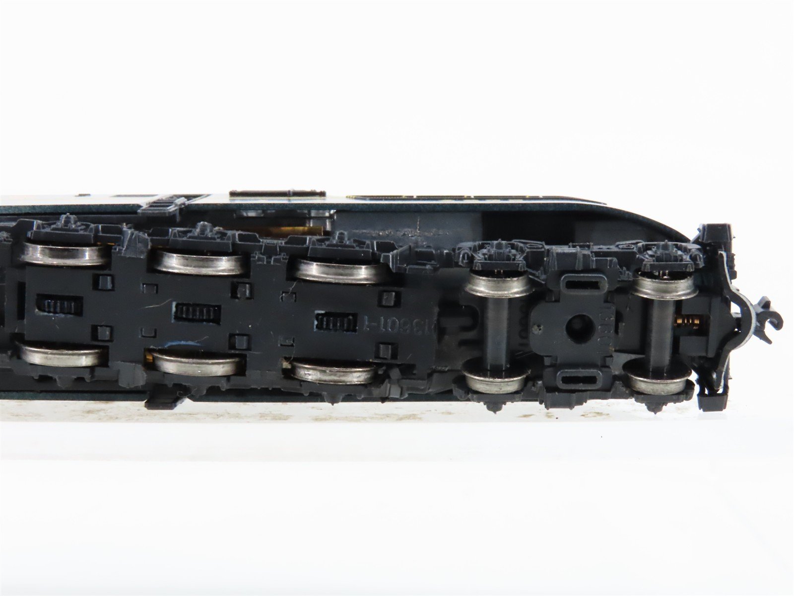 N Scale KATO 137-2001 PRR Pennsylvania GG1 Electric Locomotive #4935 w/ DCC