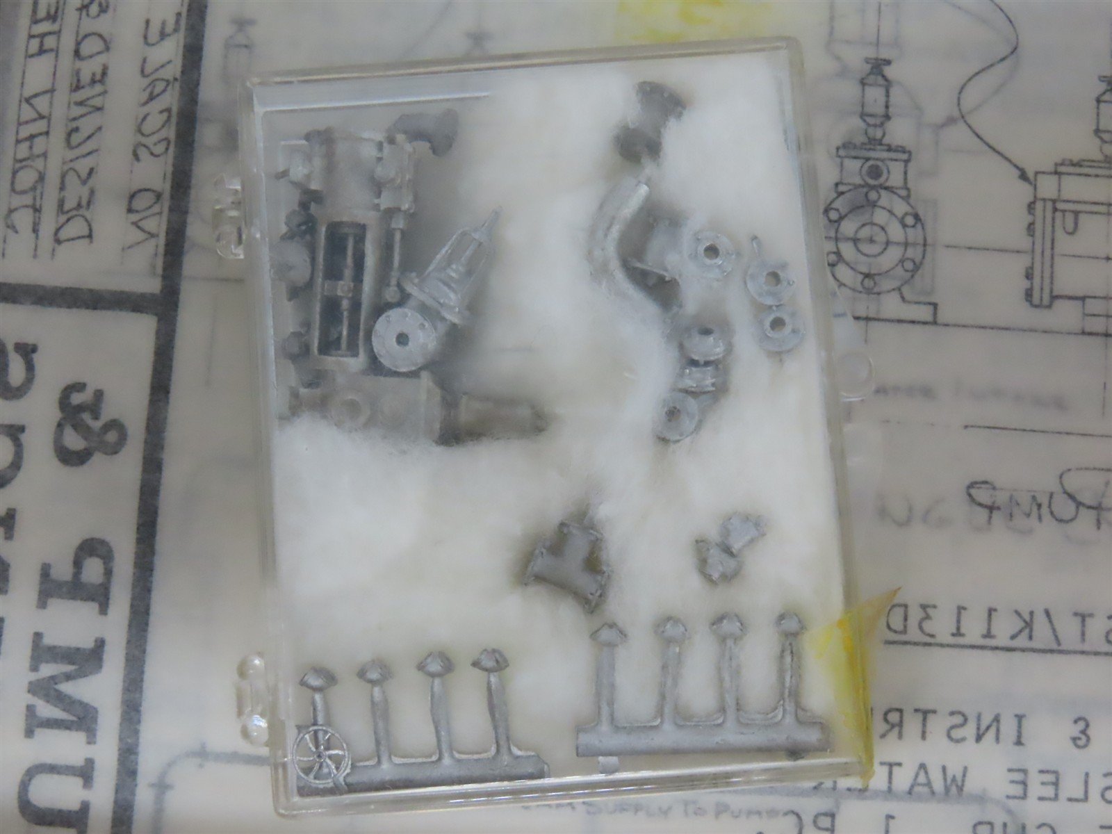 HO 1/87 Scale Structures SS LTD Scenery Kit #K113D Water Pump & Steam Fittings