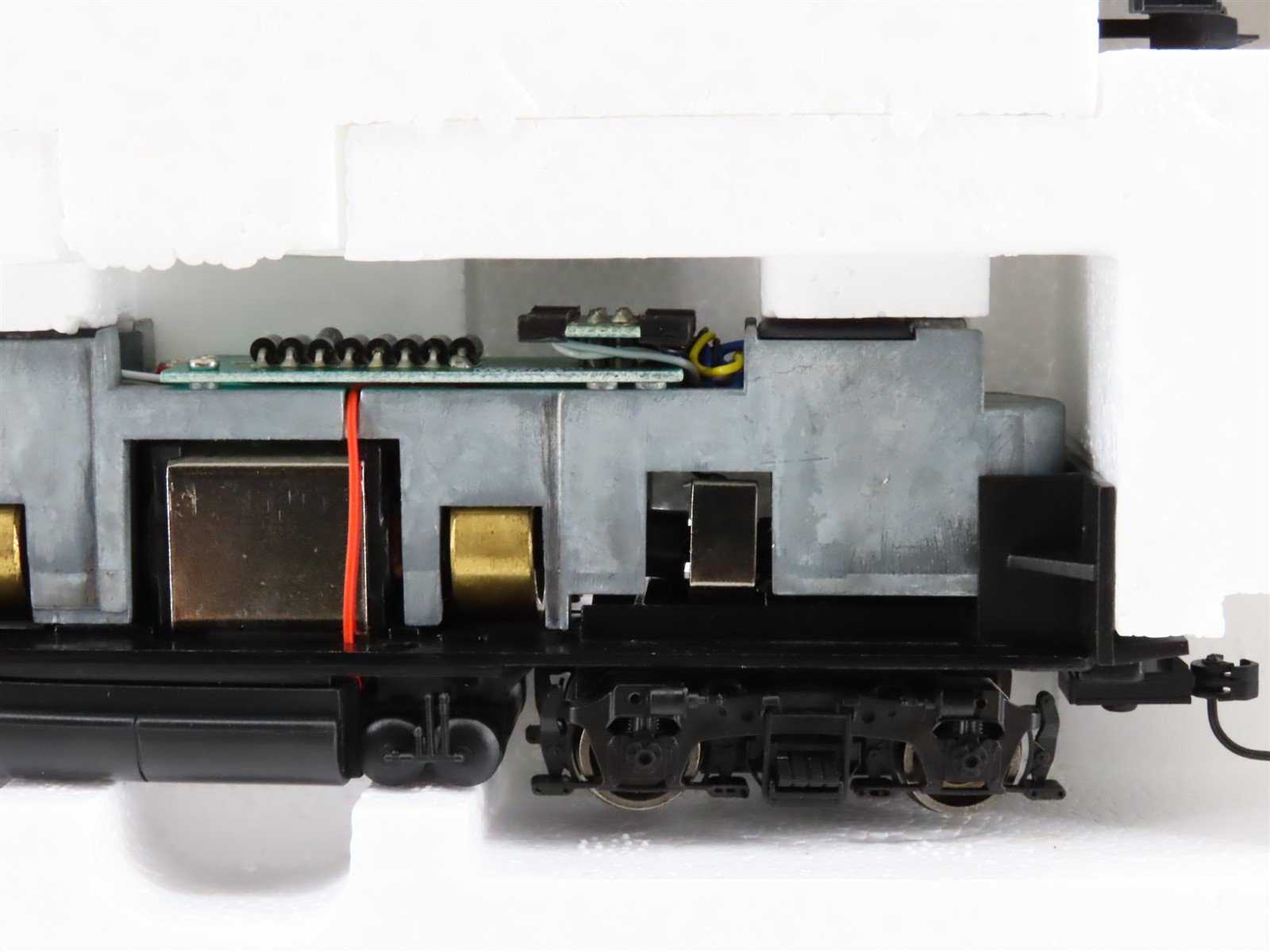 HO Scale Proto 2000 97058 GTW Grand Trunk Western GP9 Diesel #1754 - BAD GEARS
