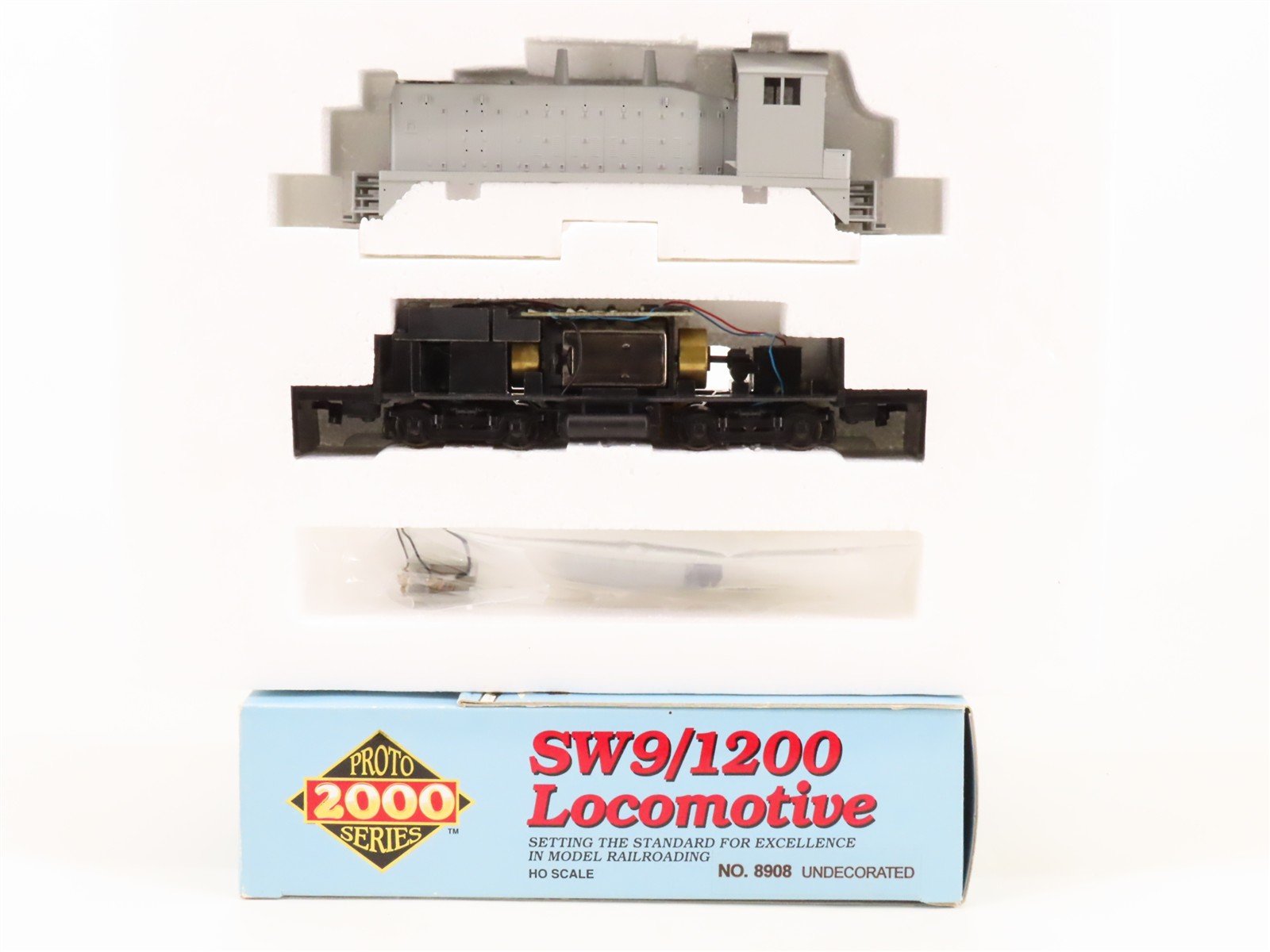 HO Scale Proto 2000 8908 Undecorated EMD SW9/1200 Diesel Switcher Locomotive