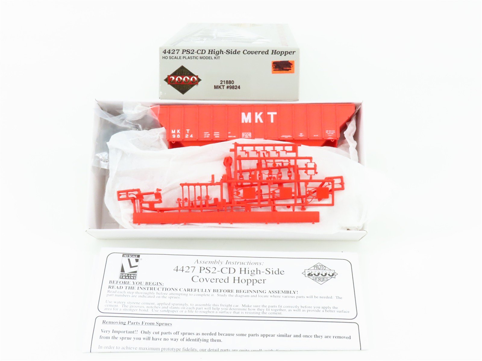 HO Proto 2000 Kit 21880 MKT Missouri-Kansas-Texas 3-Bay Covered Hopper #9824