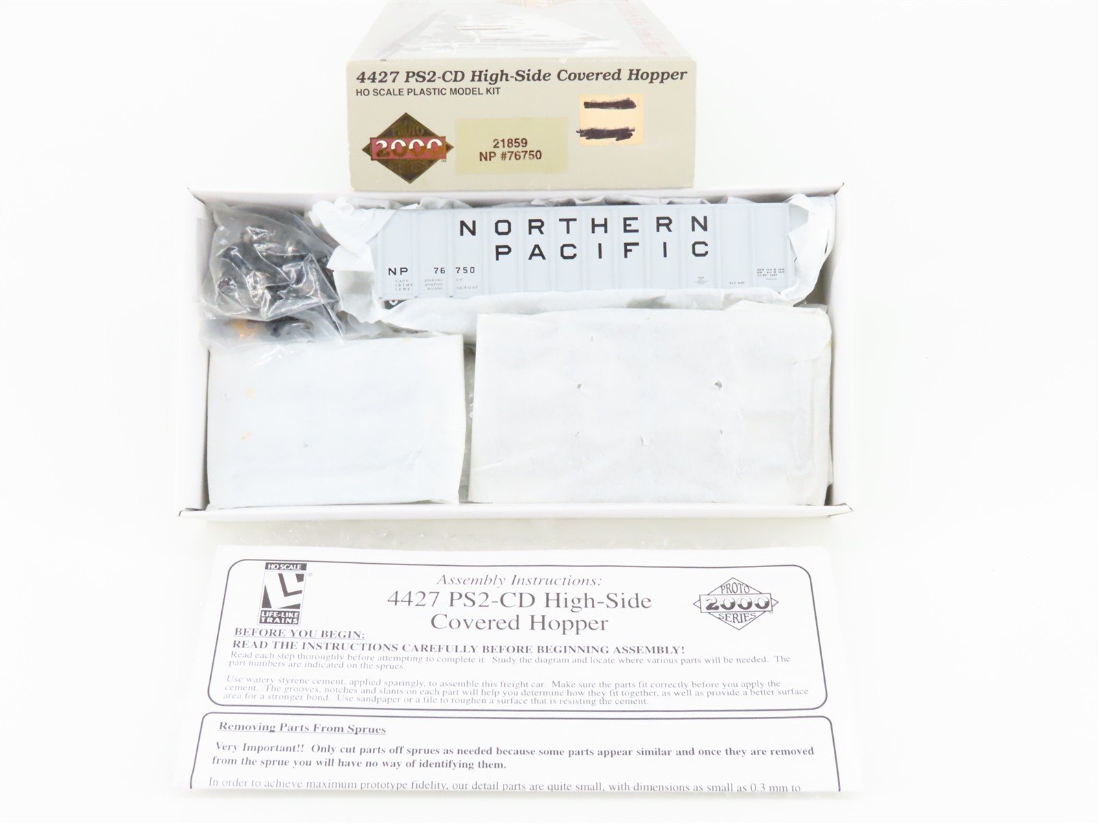 HO Proto 2000 Kit 21859 NP Northern Pacific PS2-CD 3-Bay Covered Hopper #76750