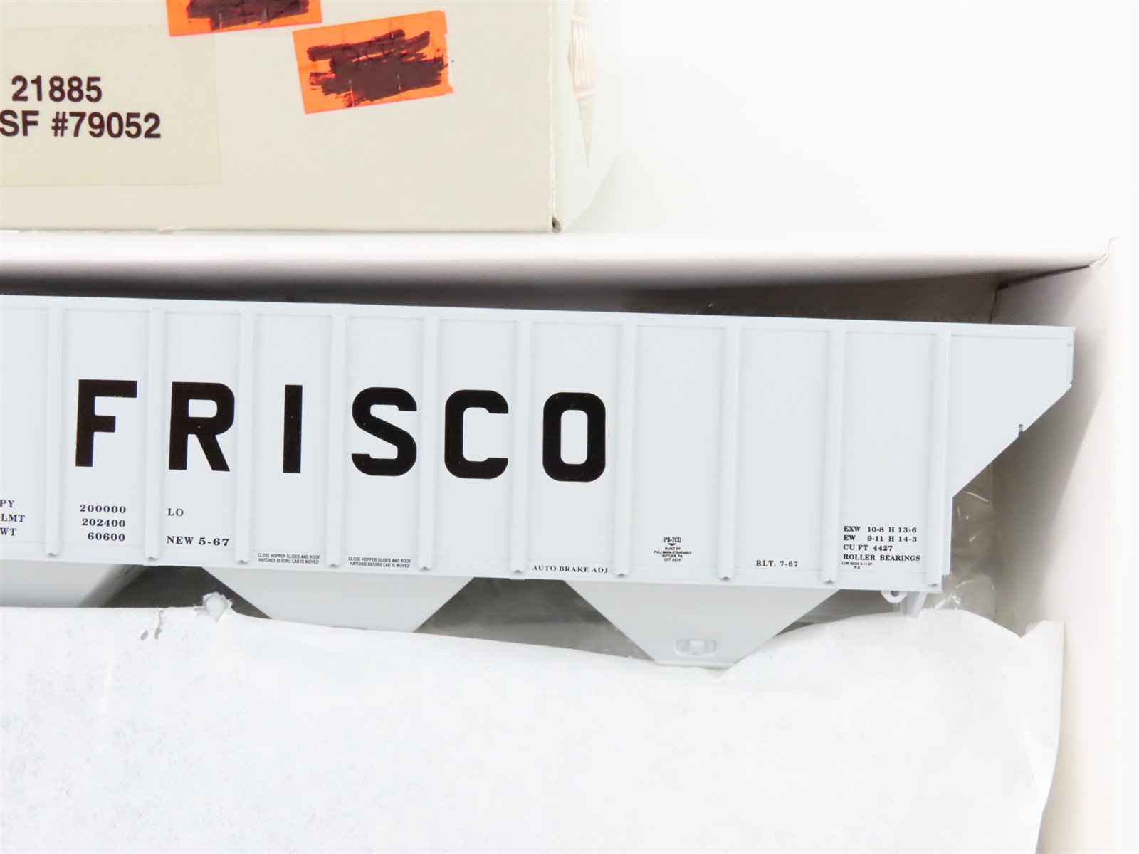 HO Scale Proto 2000 Kit 21885 SLSF Frisco PS2-CD 3-Bay Covered Hopper #79052