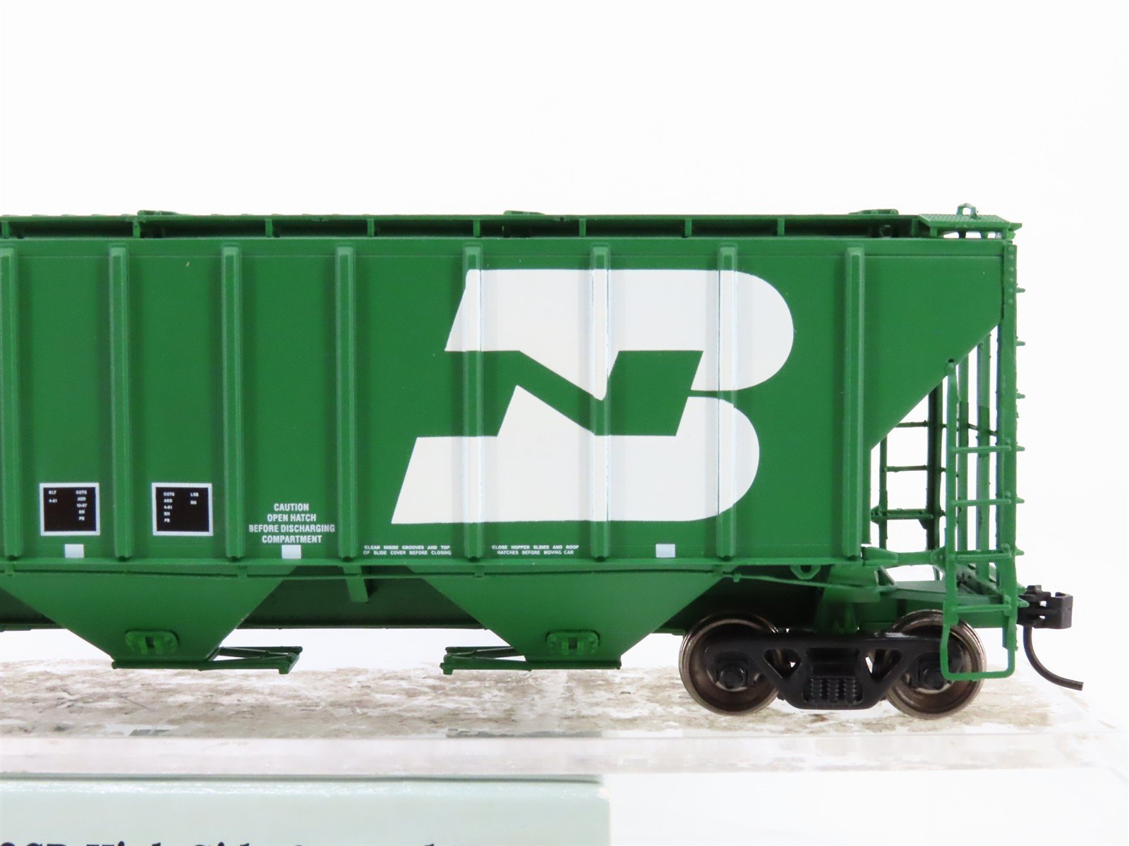 HO Proto 2000 31663 BN Burlington Northern PS2-CD 3-Bay Covered Hopper #450900