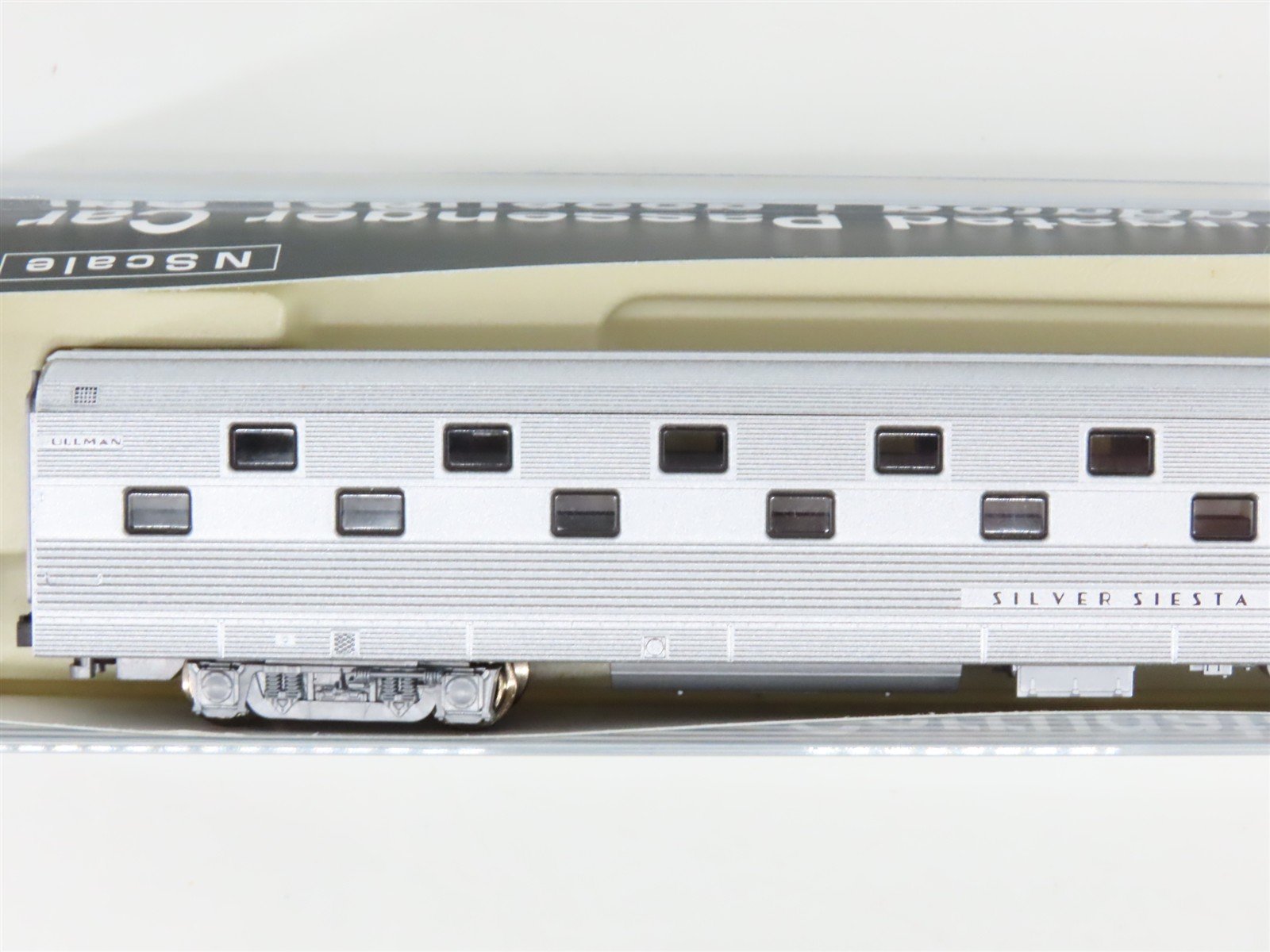 N Scale KATO CB&Q Burlington Route Corrugated Passenger 3-Car Set