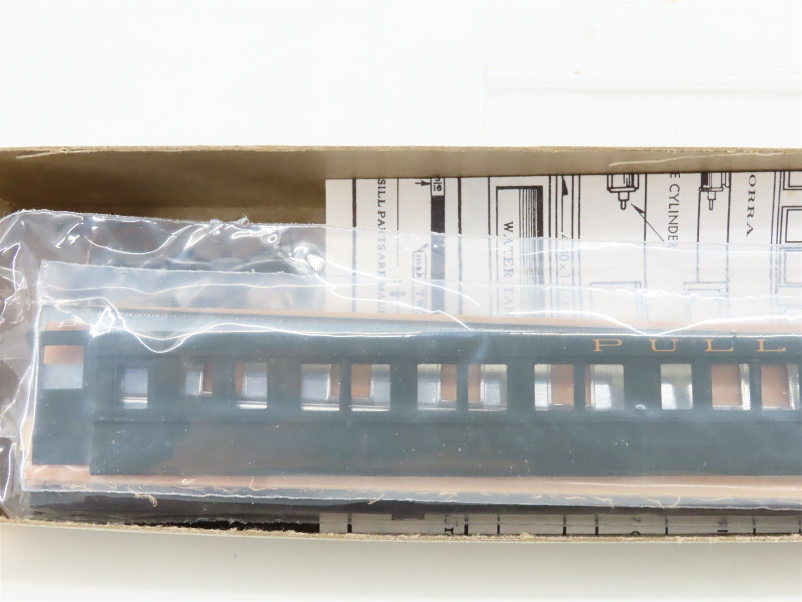 HO Scale Walthers Kit 20th Century Limited 8-Section Pullman Passenger Car