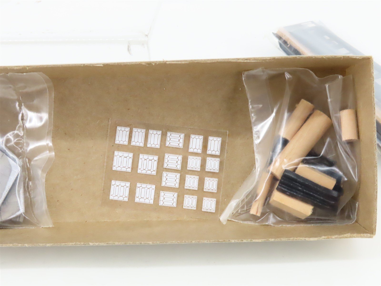 HO Scale Walthers Kit 20th Century Limited 8-Section Pullman Passenger Car