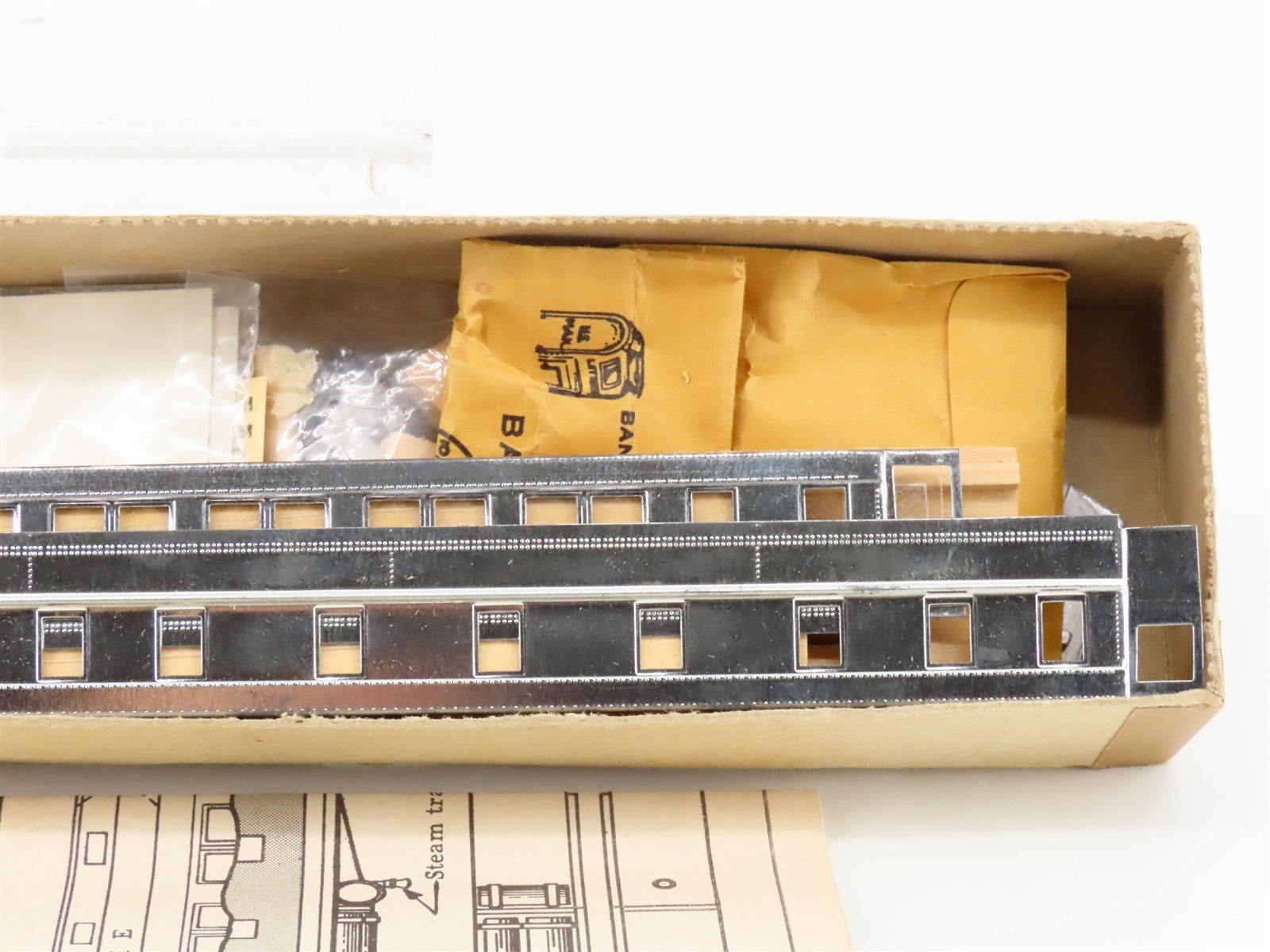 HO Scale Walthers Kit #7801 Undecorated 80' Observation Passenger Car