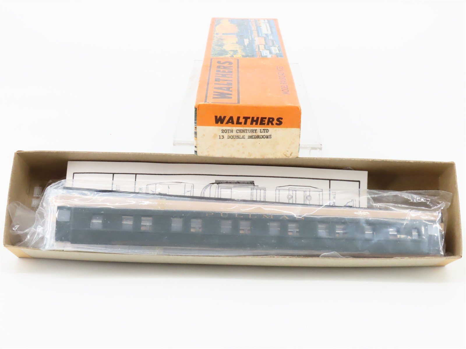 HO Scale Walthers Kit 20th Century Ltd 13-Double Room Pullman Sleeper Passenger
